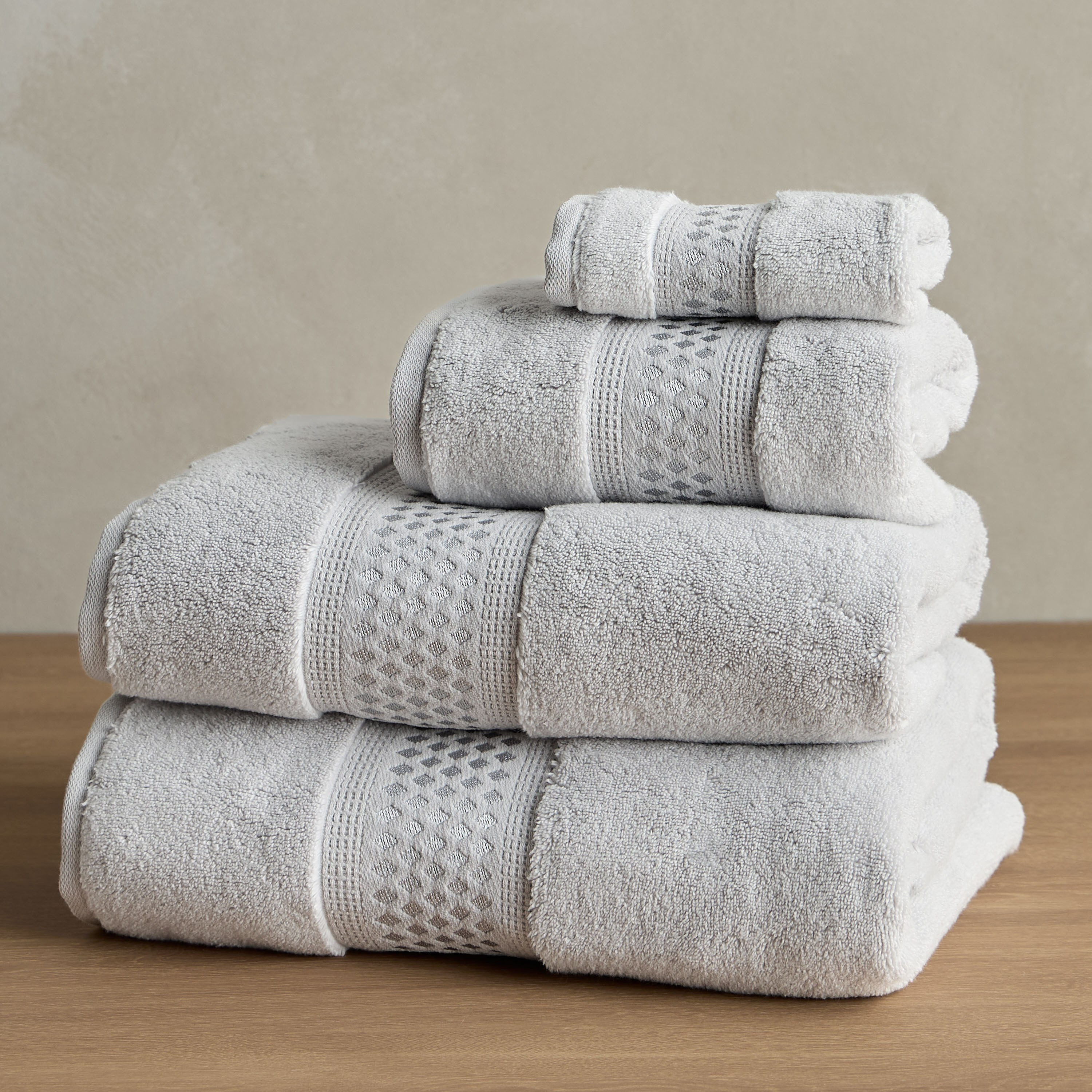 طقم مناشف صغيرة قطن تركي 4 قطع بوزن 750 جرامًا لكل متر مربع - ذا وايت ستوديو - 30x30 سم-household-bathandlaundry-bathlinen-towels-image-4