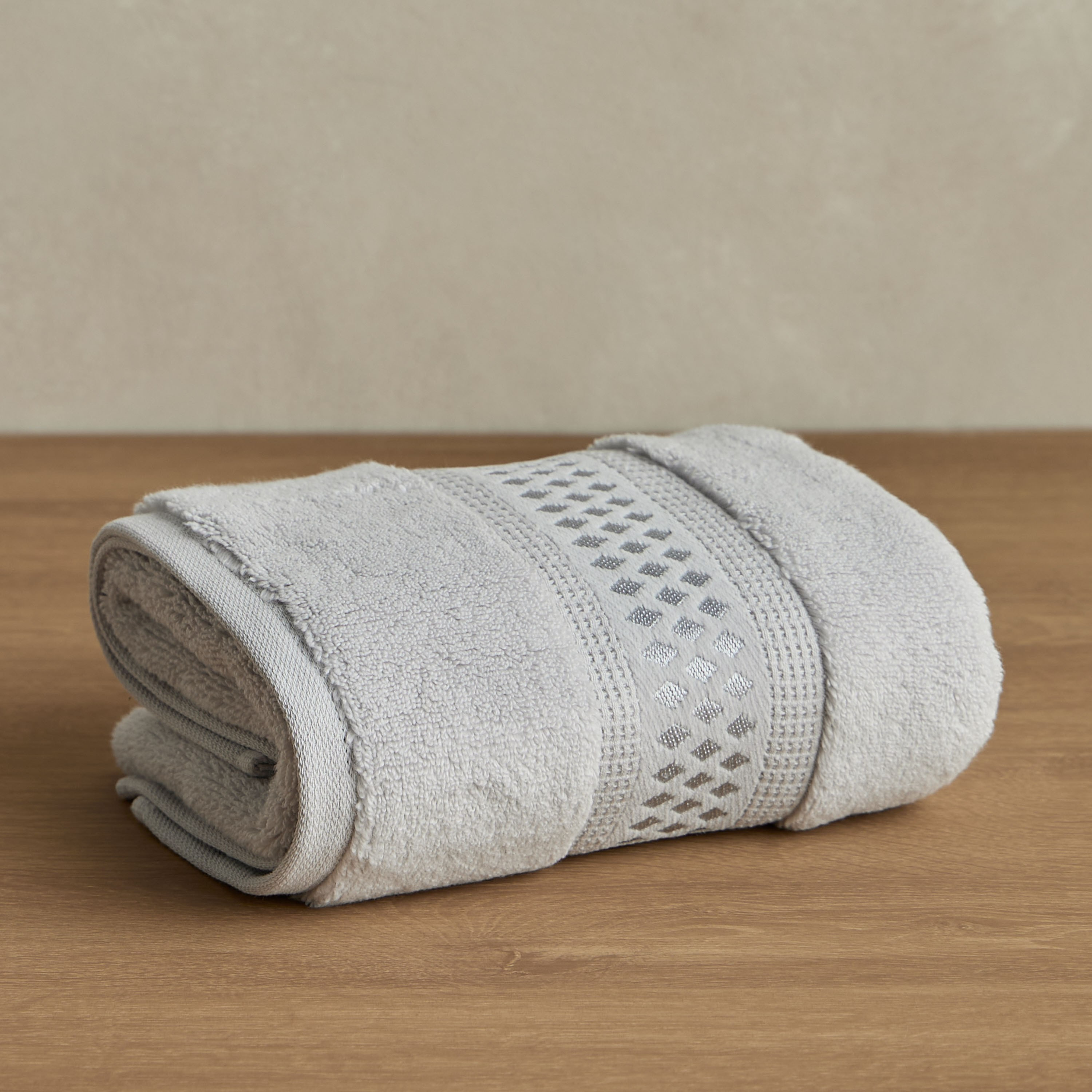 منشفة يد قطن تركي بوزن 750 جرامًا لكل متر مربع - ذا وايت ستوديو - 50x90 سم-household-bathandlaundry-bathlinen-towels-image-1