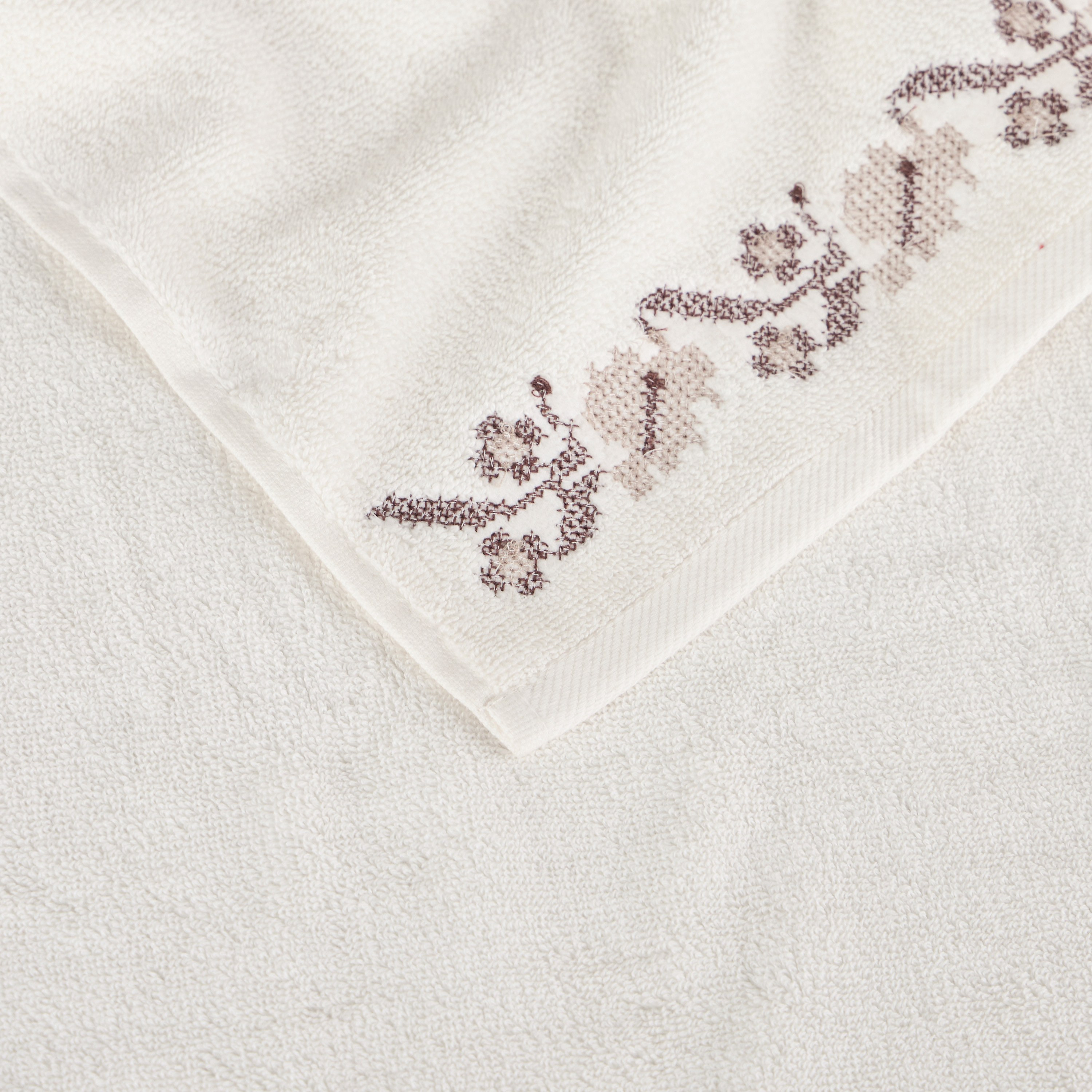 طقم مناشف يد 550 جرام لكل متر مربع قطعتين من القطن التركي - أليسا - 50x90 سم-household-bathandlaundry-bathlinen-towels-image-3
