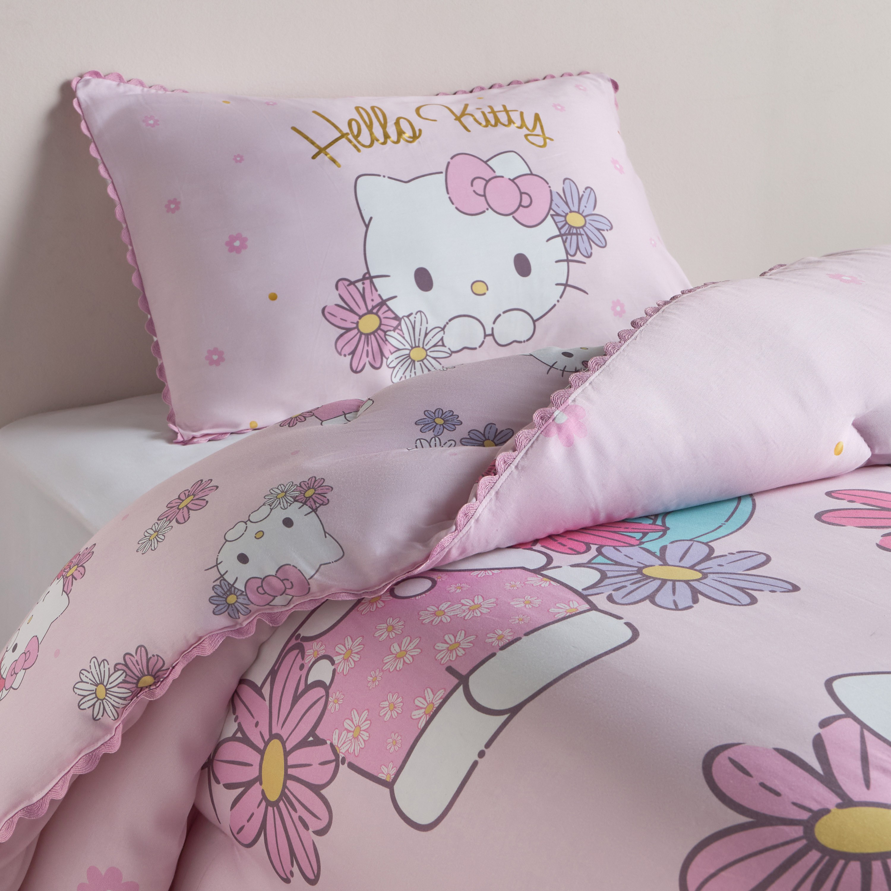Hello Kitty Blossom Cotton 220 Thread Count 2-Piece Single Duvet Cover Set - 135x200 cm-kids-beddingandwindows-bedding-duvetcovers-image-1