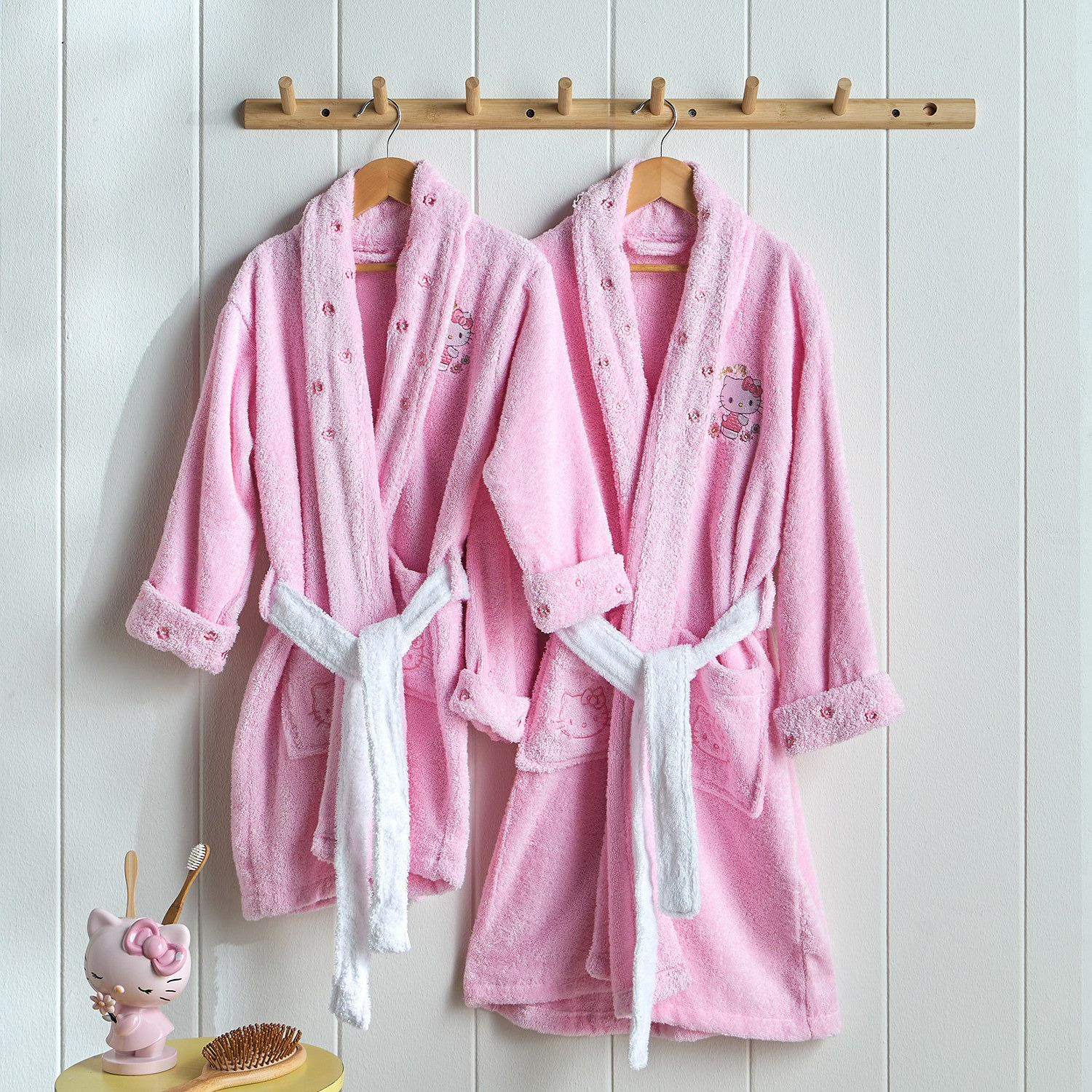 Hello Kitty Bathrobe-kids-bathandstorage-bath-bathrobesandponchos-image-6