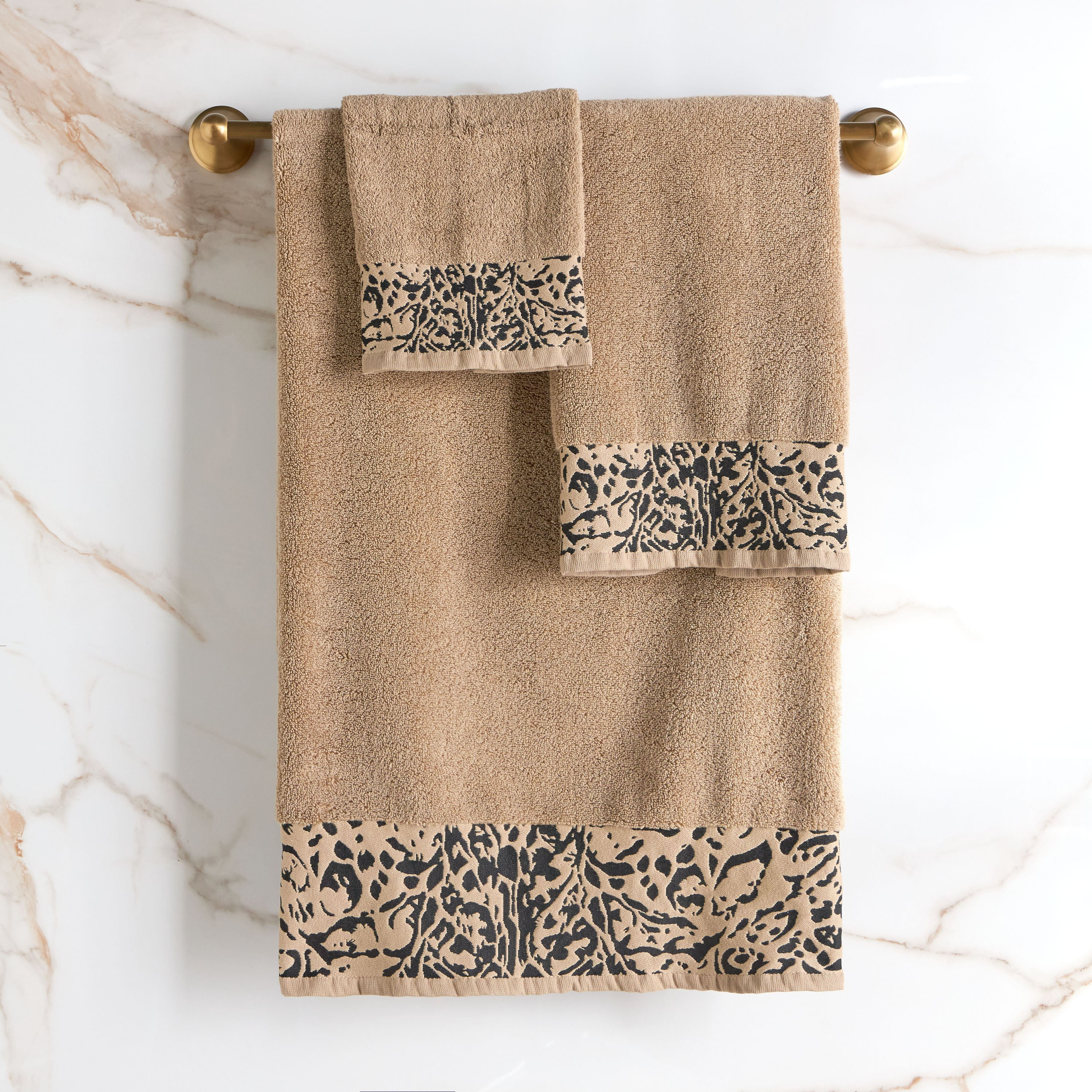 Roberto Cavalli Lynx 550 GSM Cotton Bath Towel - 70x140 cm-household-bathandlaundry-bathlinen-towels-image-3