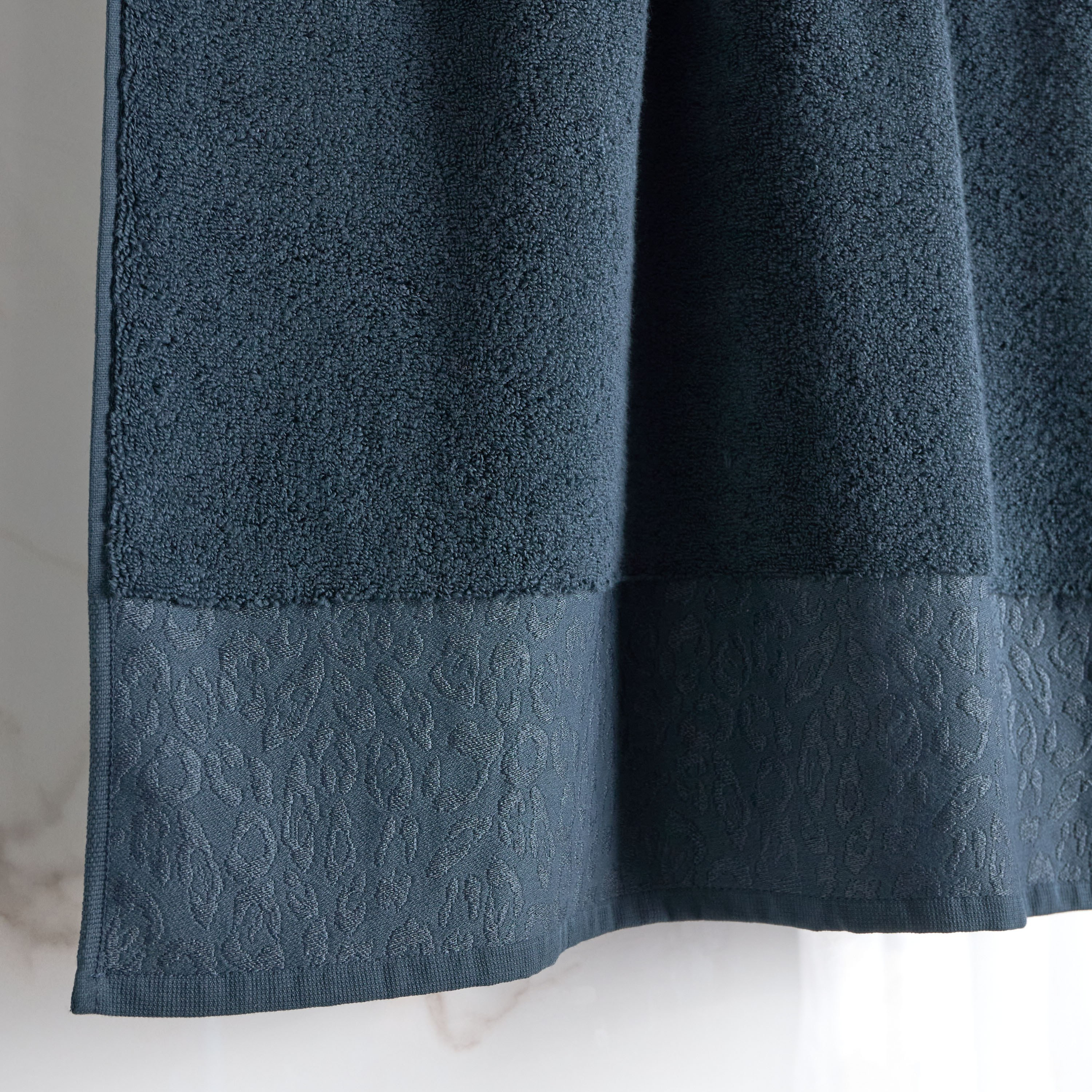Roberto Cavalli 550 GSM Cotton Bath Towel - 70x140 cm-household-bathandlaundry-bathlinen-towels-image-2