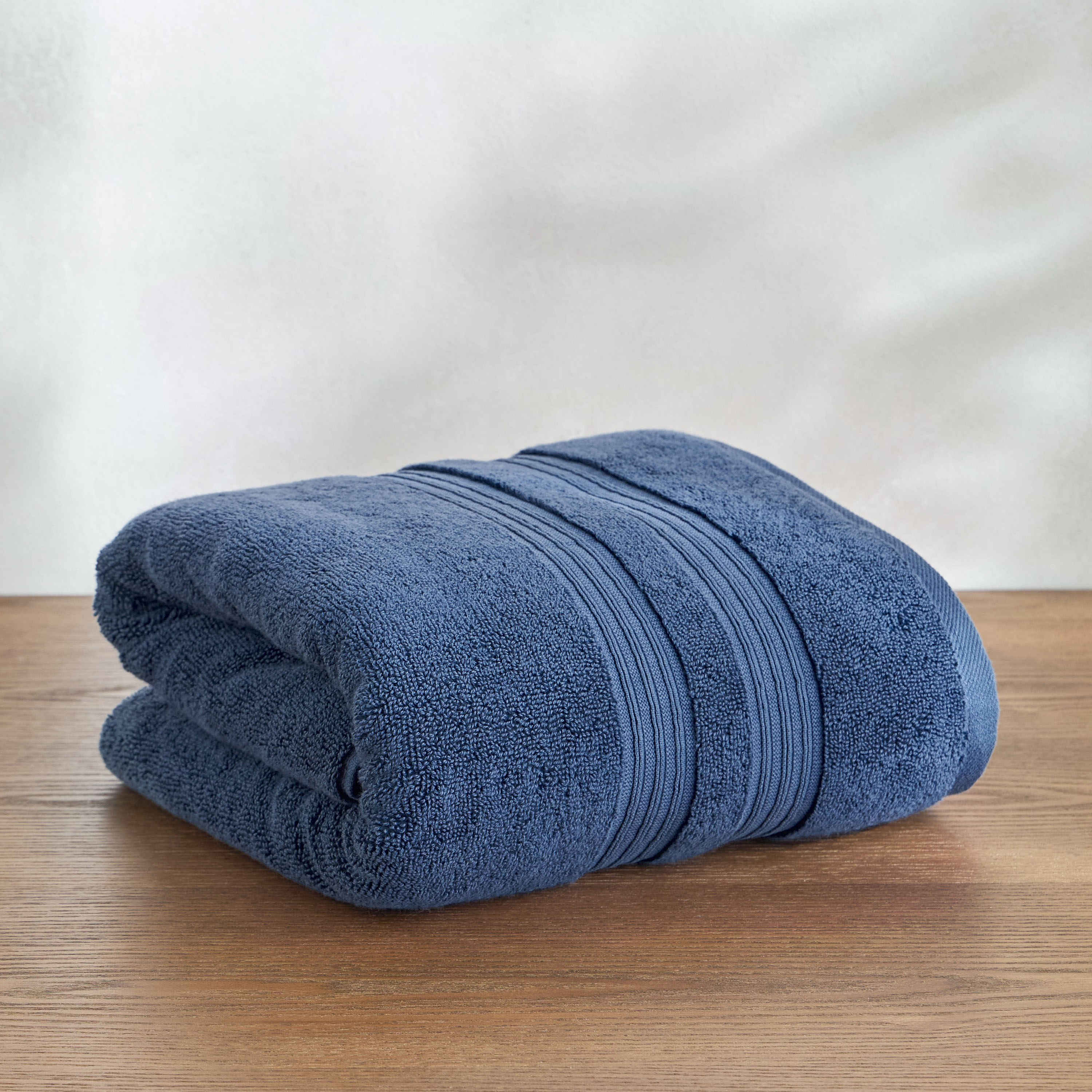 منشفة حمام قطنية بكثافة 650 جرام لكل متر مربع - ريتريت - 70×140 سم-household-bathandlaundry-bathlinen-towels-image-1