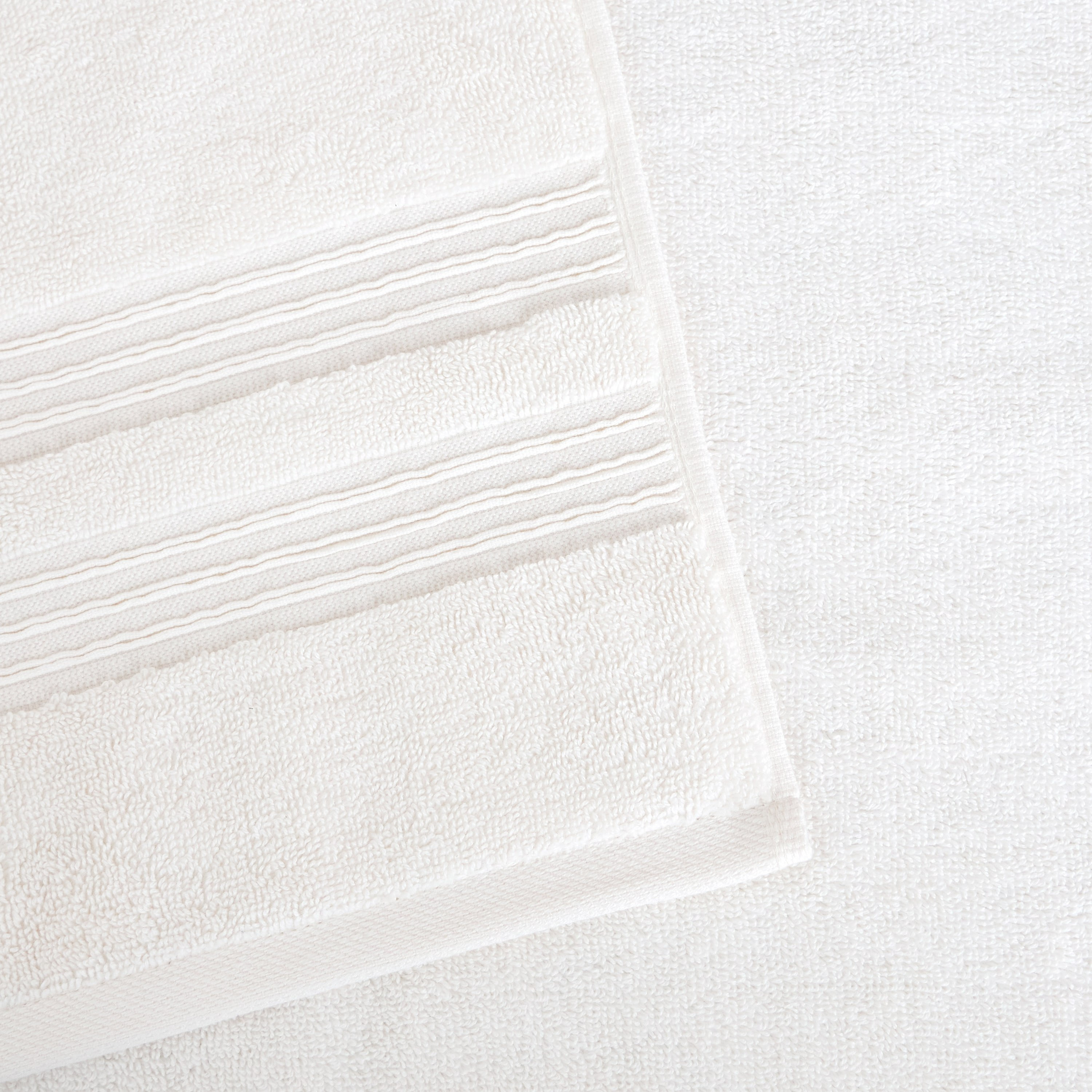 منشفة حمام قطنية بكثافة 650 جرام لكل متر مربع - ريتريت - 70×140 سم-household-bathandlaundry-bathlinen-towels-image-3