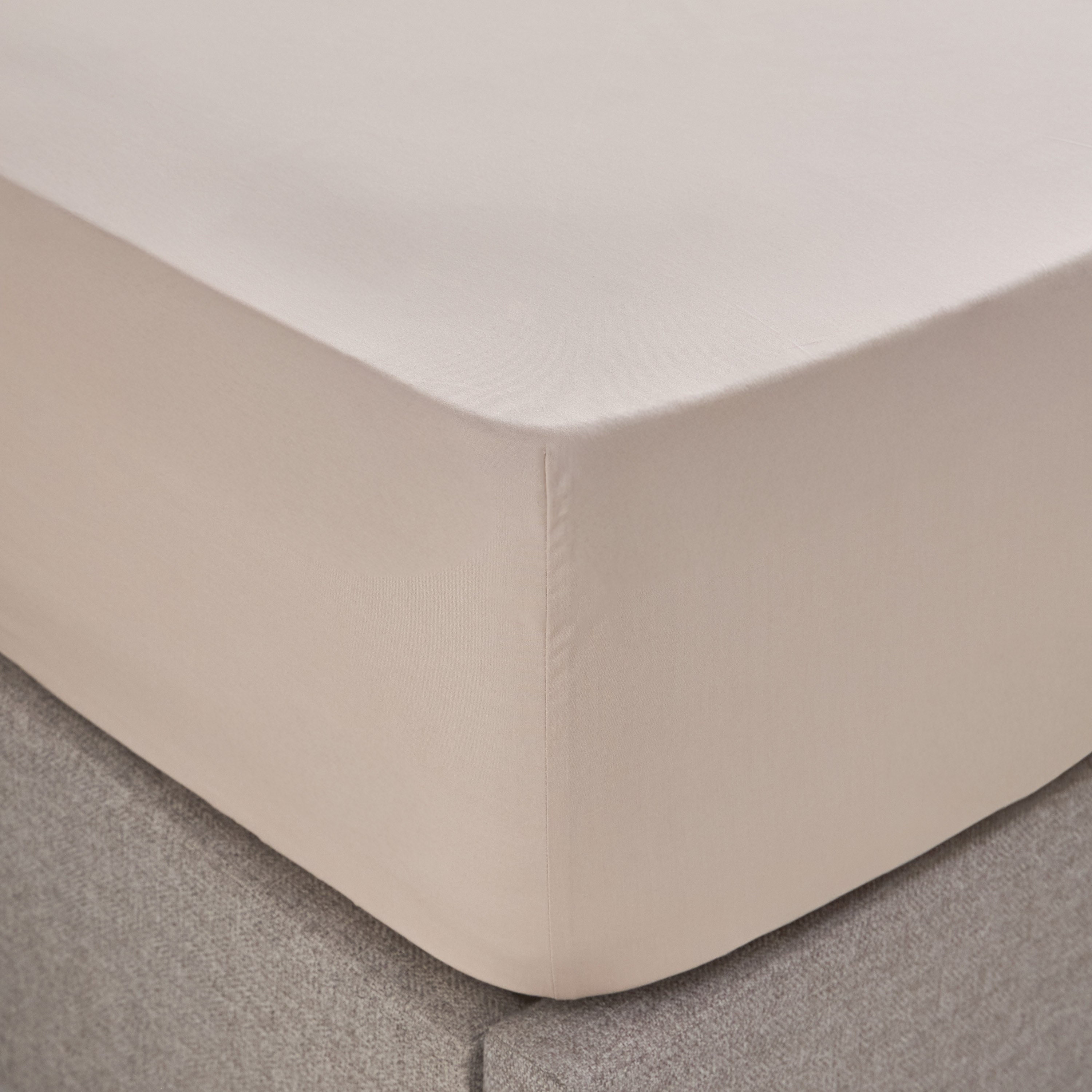 Serenity Cotton Percale 200 Thread Count Super King Fitted Sheet - 200x205 cm-household-bedding-sheetsandpillowcases-fittedsheets-image-1