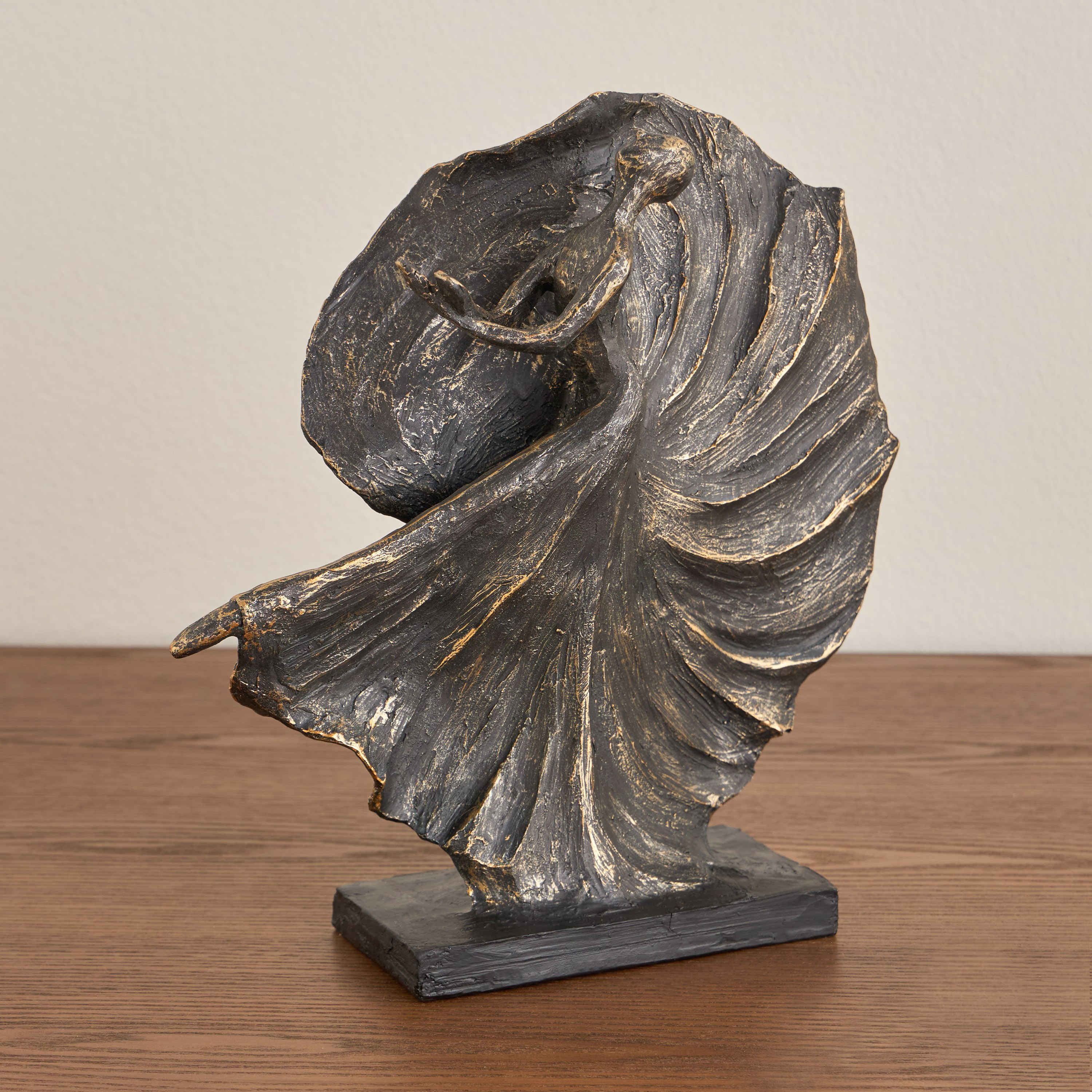 Nomad Femme Decorative Figurine