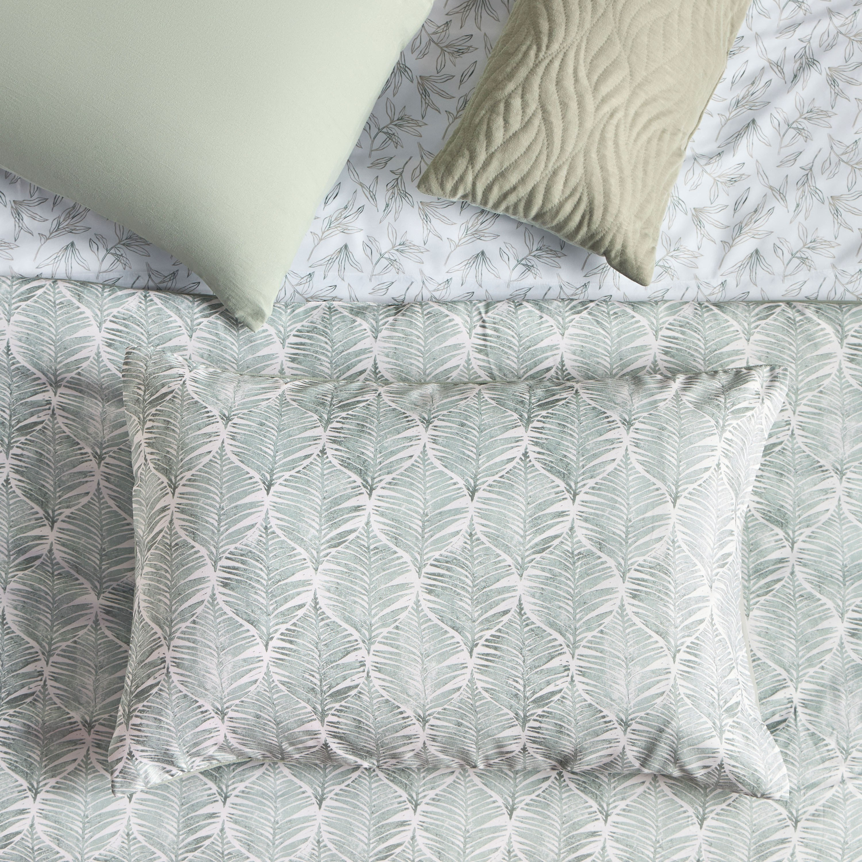 Verdant Elise Botanical Print 8-Piece Super King Comforter and Sheet Set - 240x260 cm-household-bedding-comfortersandbedspreads-bedinabag-image-3