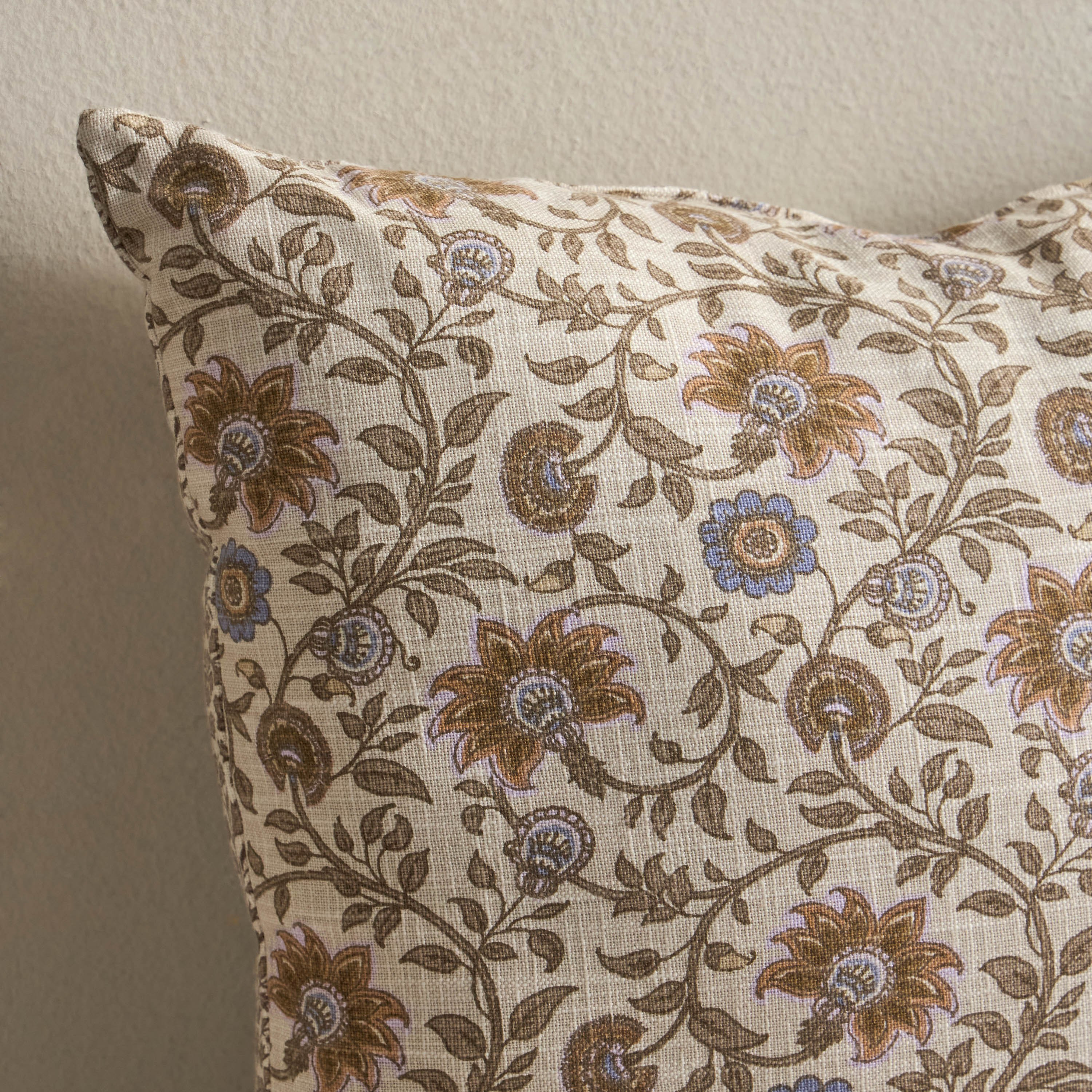 طقم وسادة محشوة بطبعة زهور من قطعتين - بلوسوم هافن - 50×50 سم-household-cushionsandthrows-filledcushions-decorativecushions-image-2