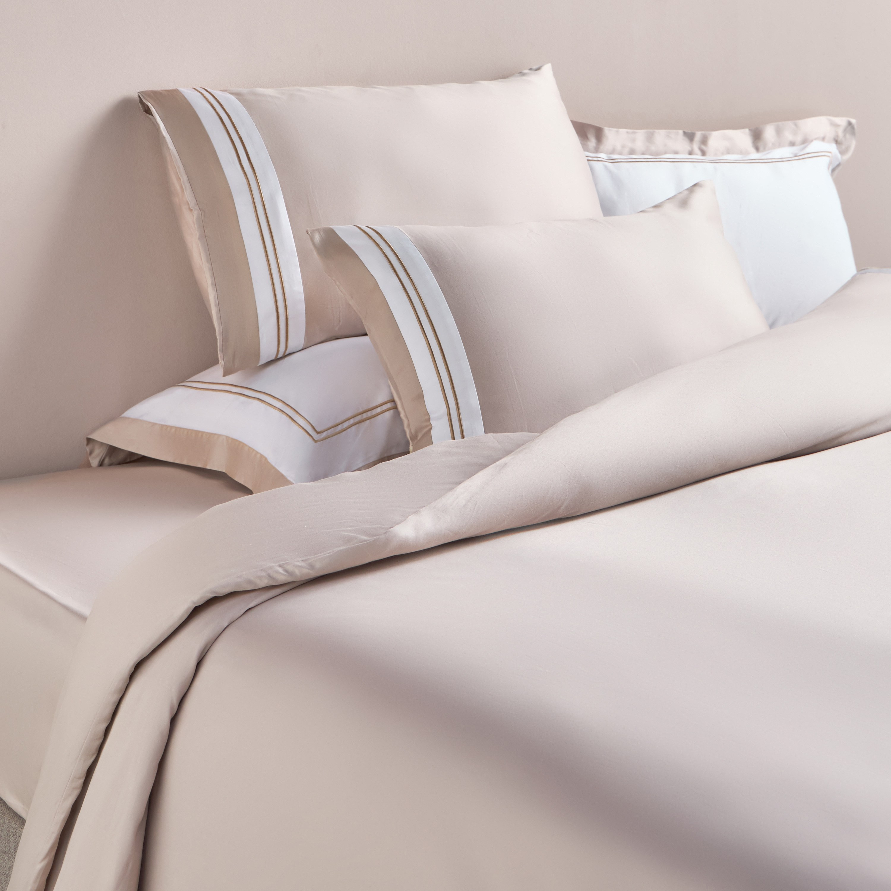 Egyptian Cotton 720 Thread Count 3-Piece Super King Duvet Cover Set - 220x260 cm-household-bedding-duvetandcovers-duvetcovers-image-1