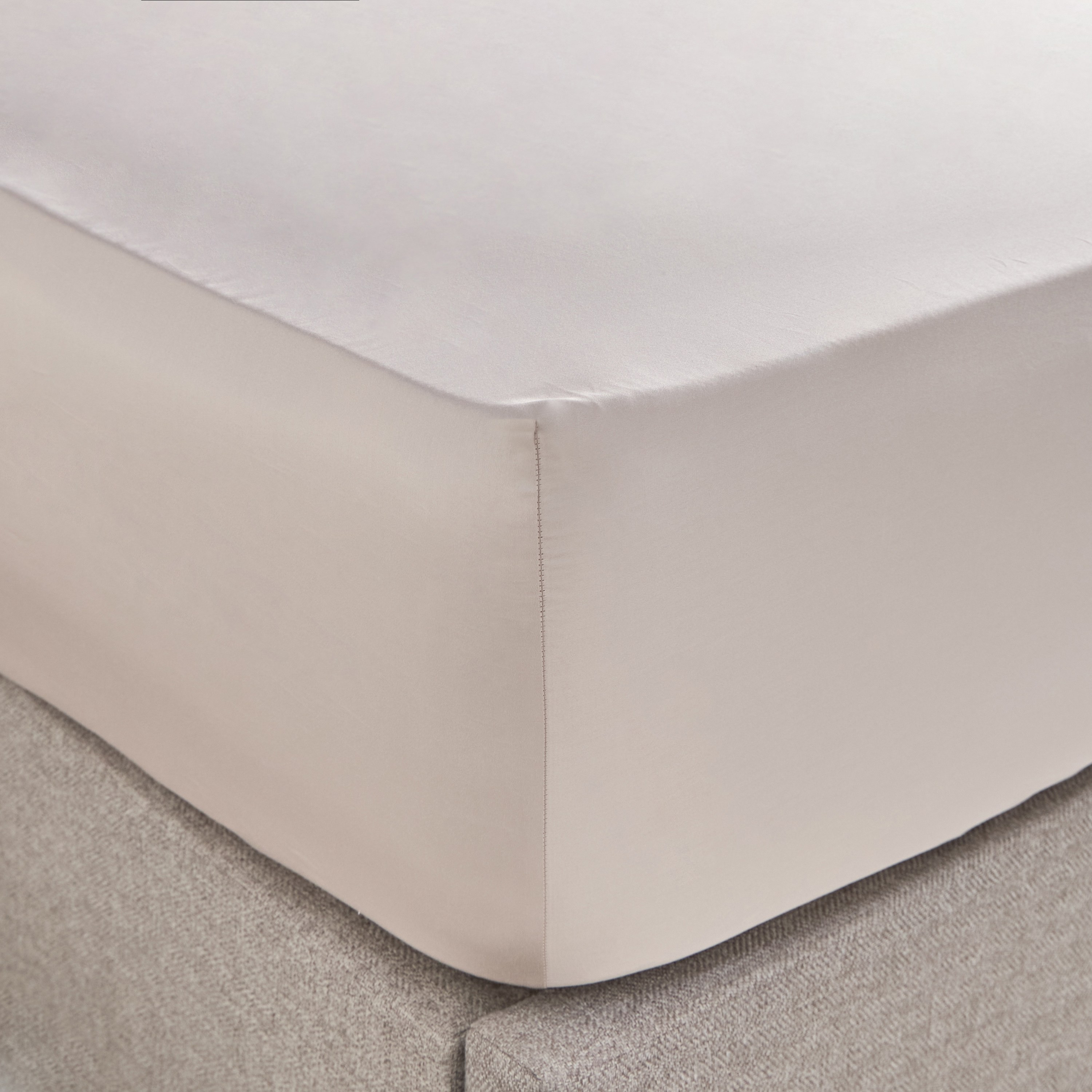 شرشف مطاطي سوبر كينج عدد خيوط 720 - القطن المصري - 200×205 سم-household-bedding-sheetsandpillowcases-fittedsheets-image-1