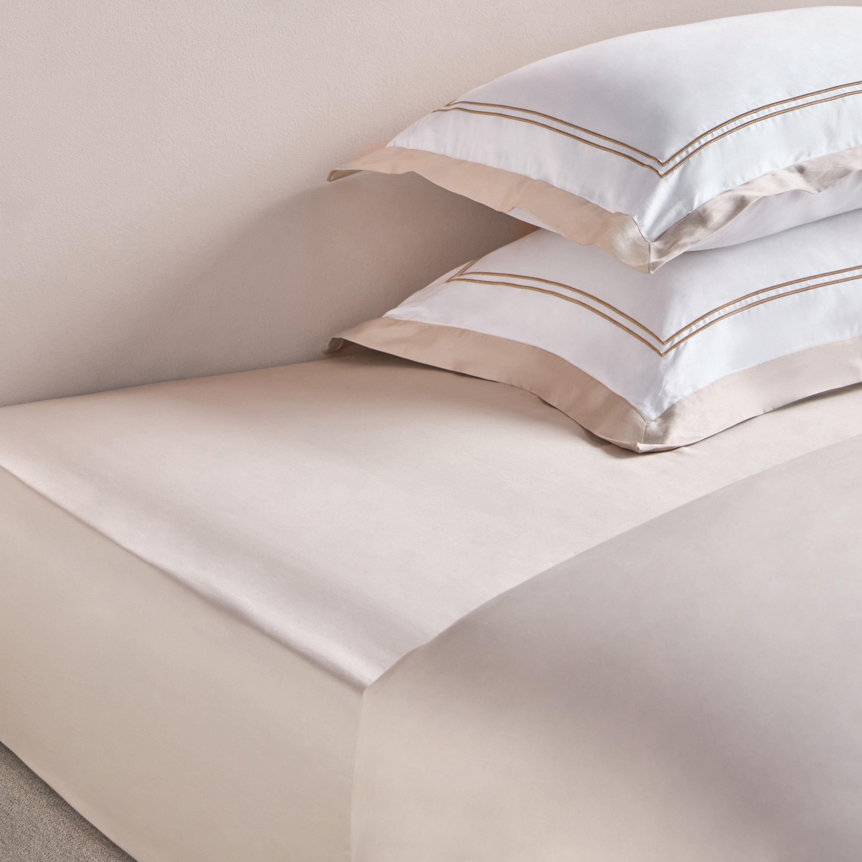 شرشف مطاطي سوبر كينج عدد خيوط 720 - القطن المصري - 200×205 سم-household-bedding-sheetsandpillowcases-fittedsheets-image-3