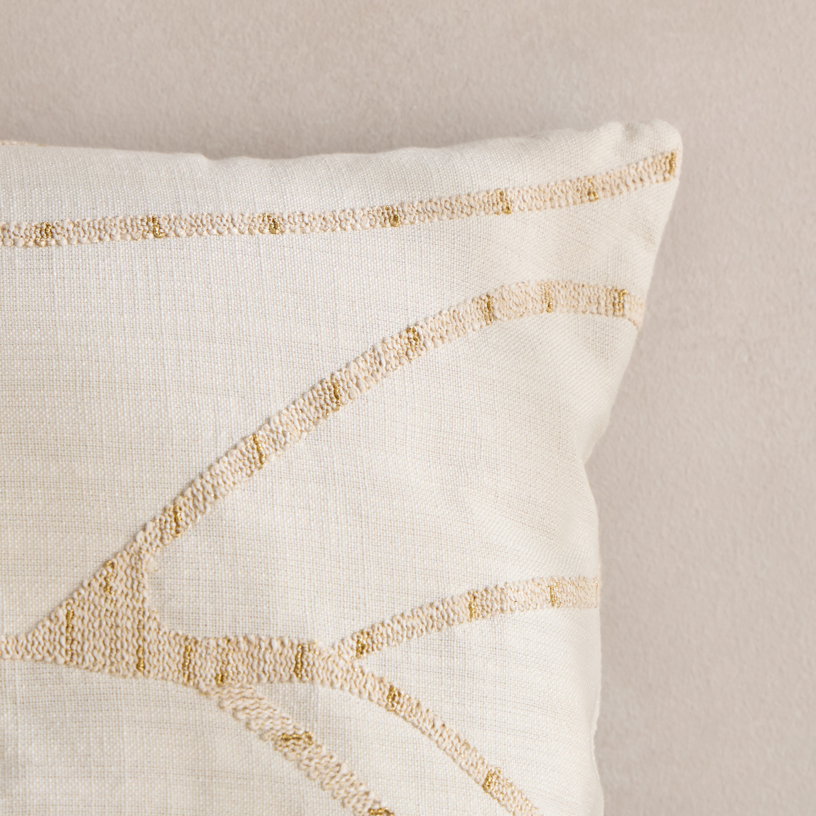 غطاء وسادة مطرزة - ديون غلو - 50x50 سم-household-cushionsandthrows-cushioncovers-image-2