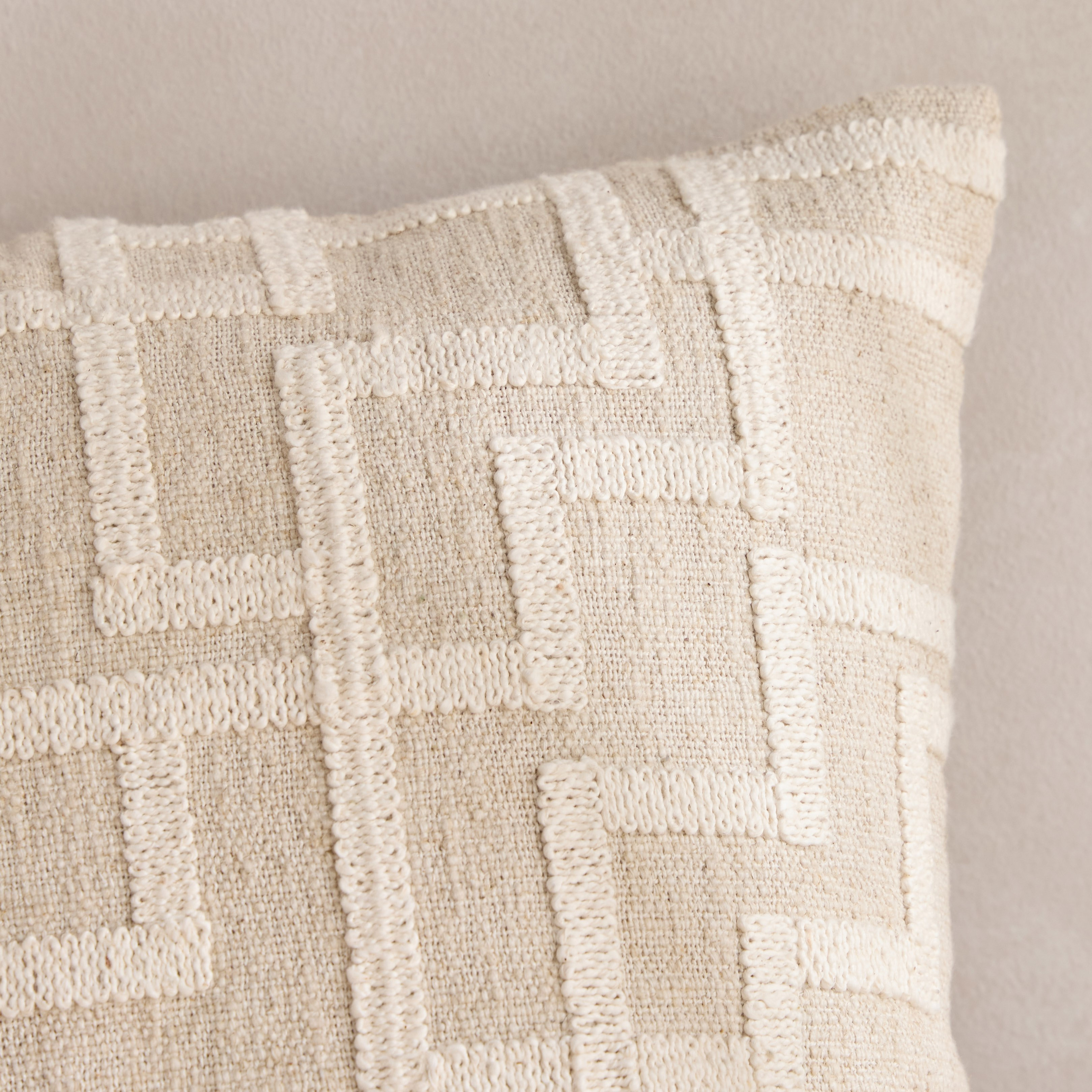 غطاء وسادة بتطريز حبال ويسبير - ساندستون - 50x50 سم-household-cushionsandthrows-cushioncovers-image-2
