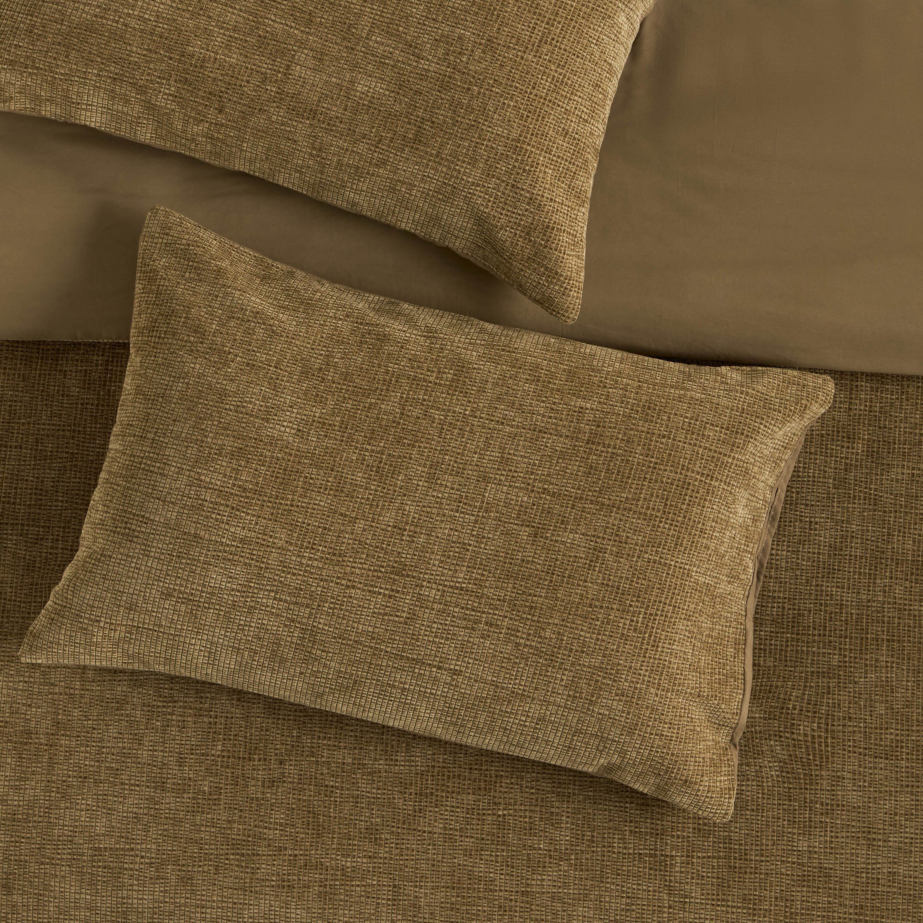 Meadows Eunice Chenille 3-Piece Super King Comforter Set - 240x260 cm-household-bedding-comfortersandbedspreads-comforters-image-3