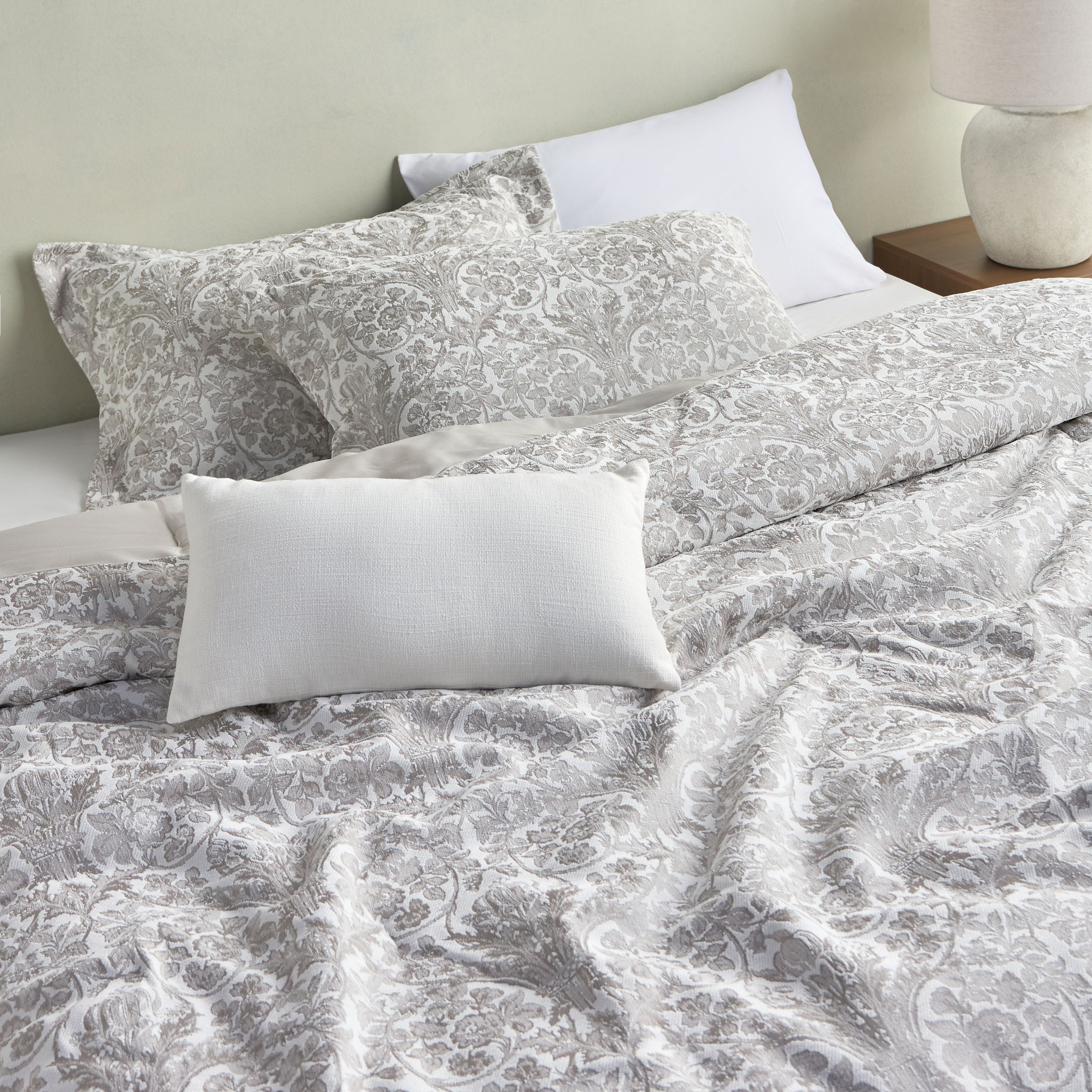 Aurelia Clara Jacquard 4-Piece Super King Comforter Set - 250x260 cm-household-bedding-comfortersandbedspreads-comforters-image-5