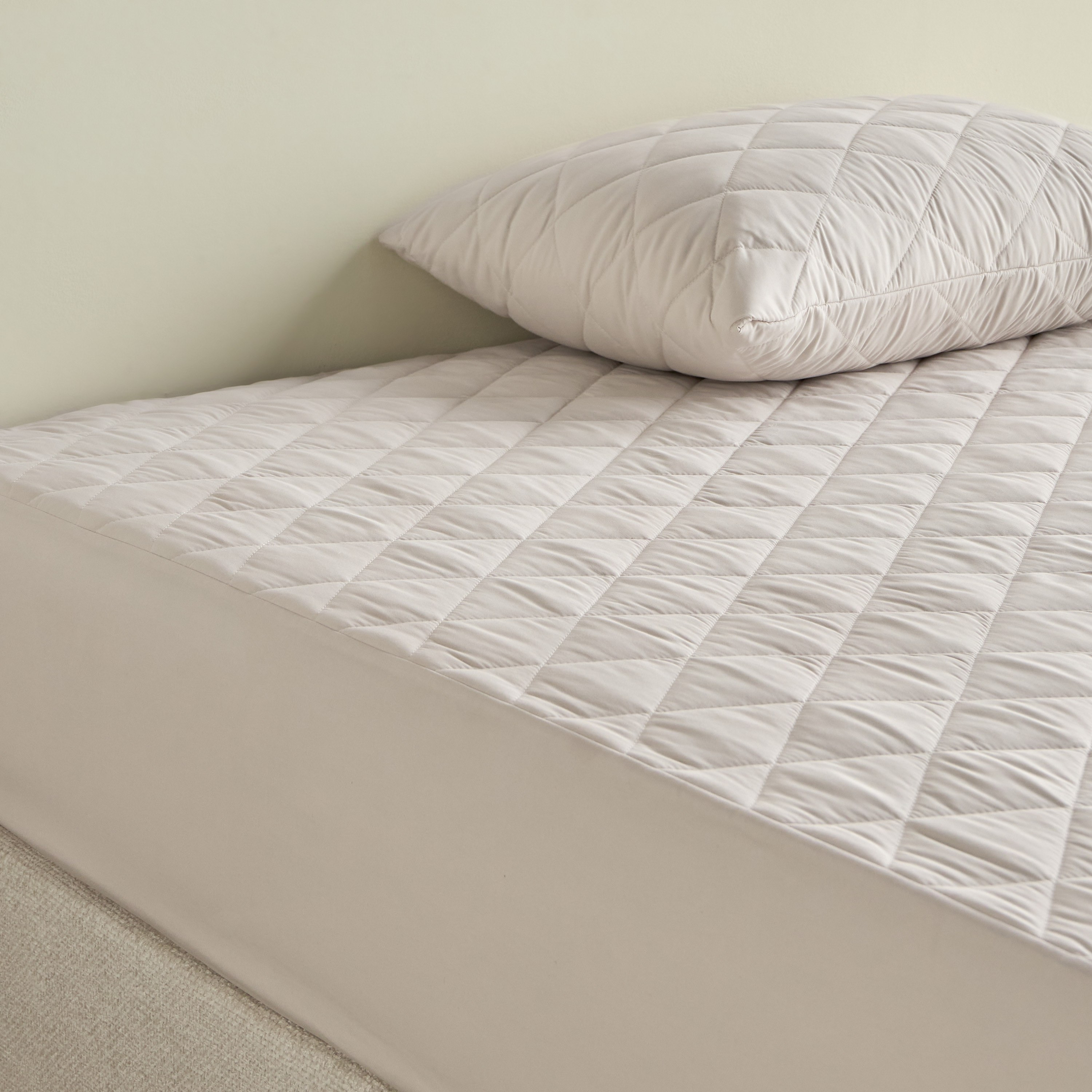 واقي وسادة قياسي مقاوم للماء من الألياف الدقيقة - 50x75 سم-household-bedding-mattresstoppersandprotectors-pillowprotectors-image-4