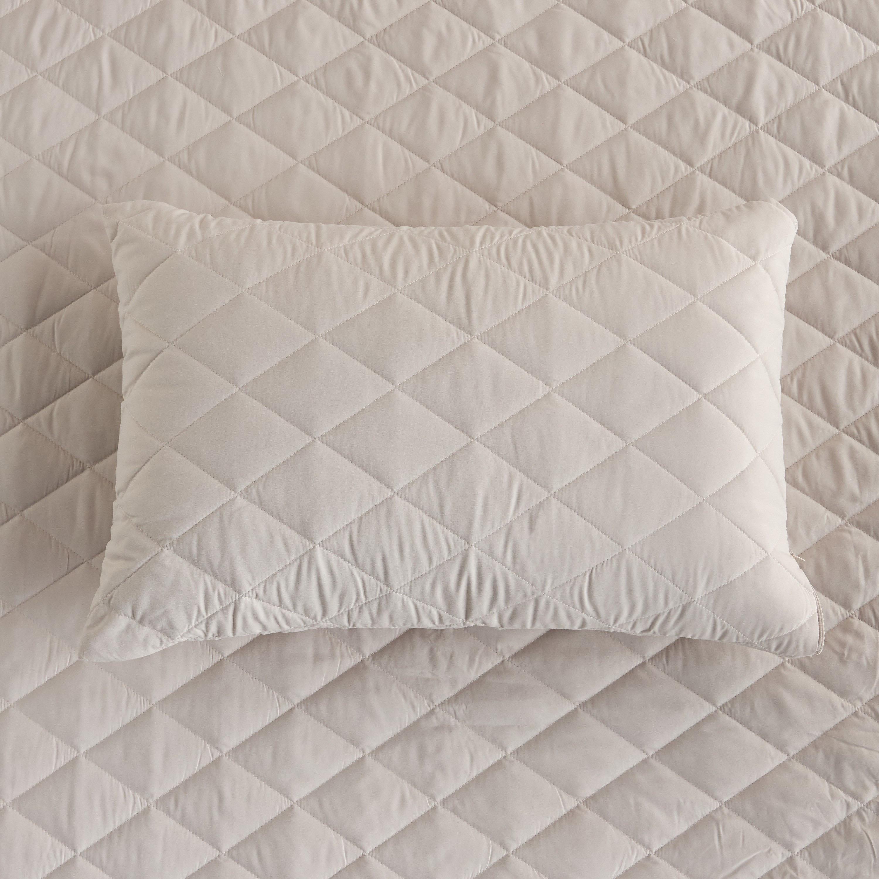 واقي وسادة قياسي مقاوم للماء من الألياف الدقيقة - 50x75 سم-household-bedding-mattresstoppersandprotectors-pillowprotectors-image-6