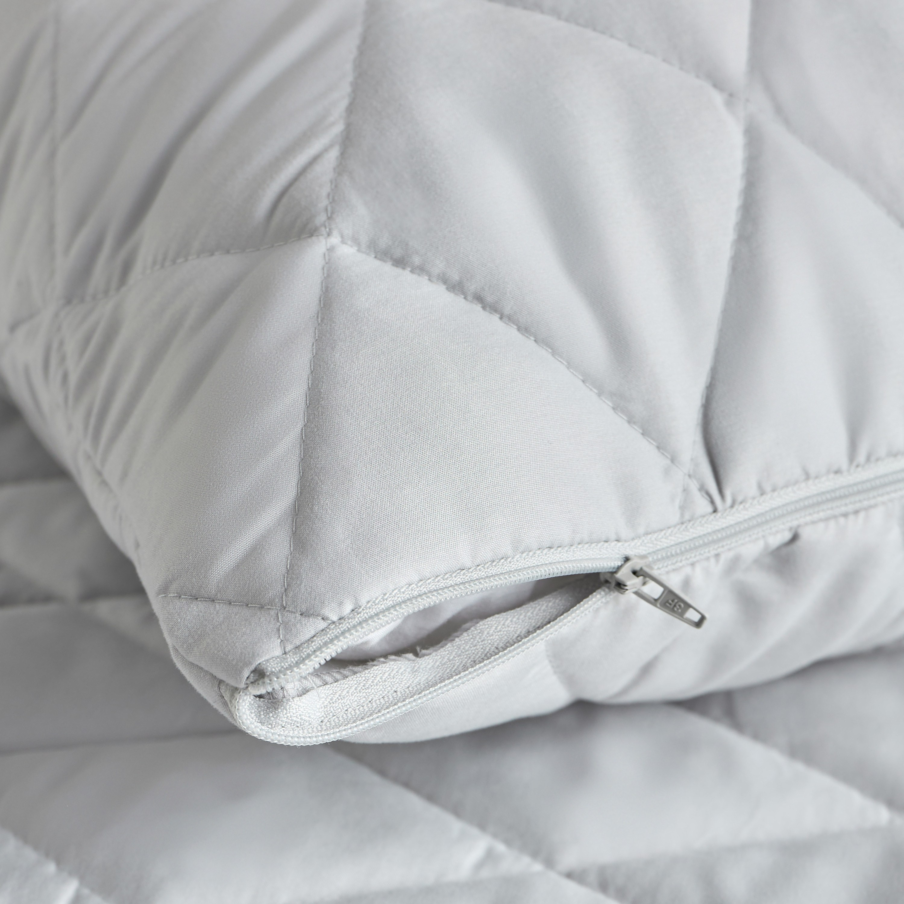 واقي وسادة قياسي مقاوم للماء من الألياف الدقيقة - 50x75 سم-household-bedding-mattresstoppersandprotectors-pillowprotectors-image-3