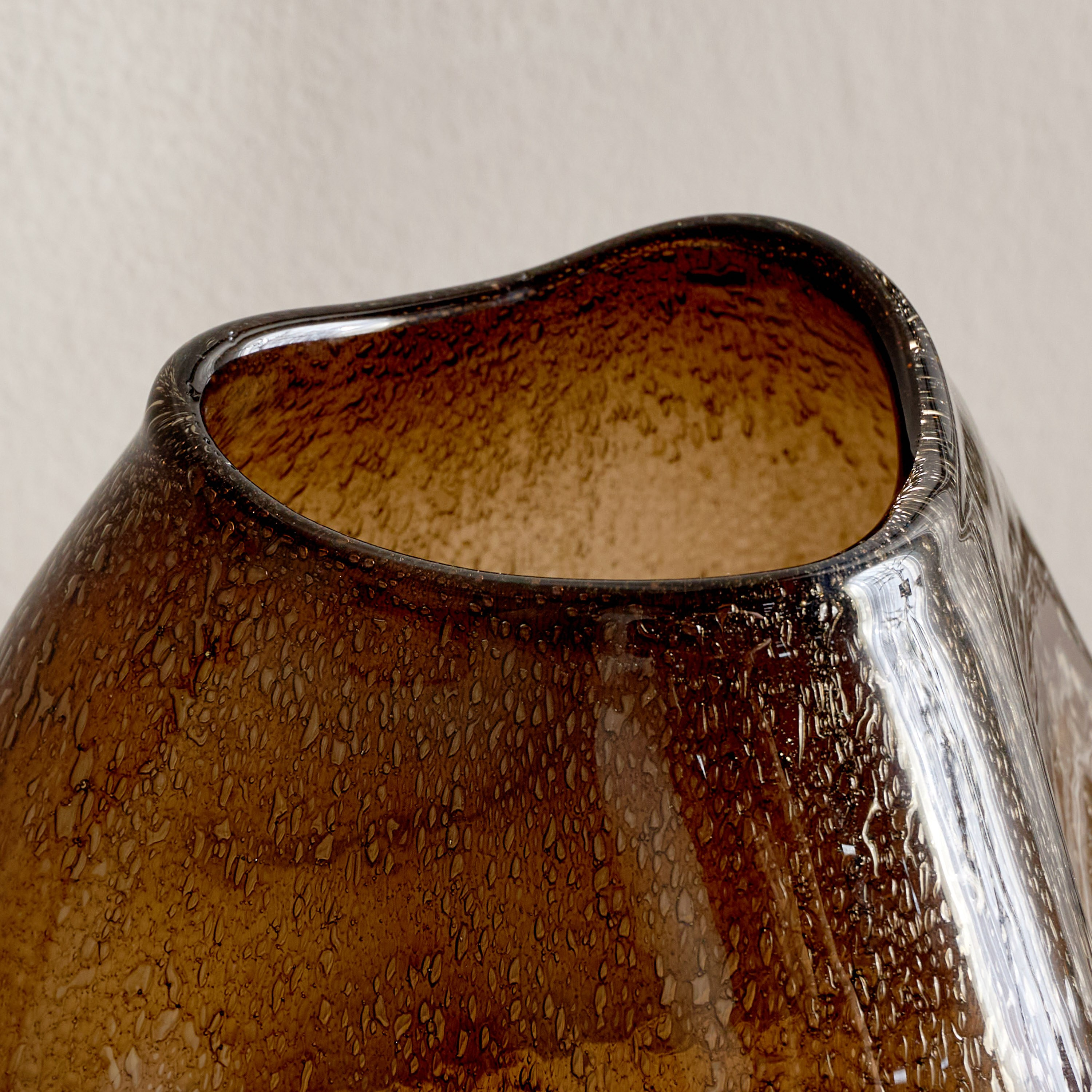 Luxe Nottorno Glass Vase - 31 cm-household-decor-vasesandbowls-image-2