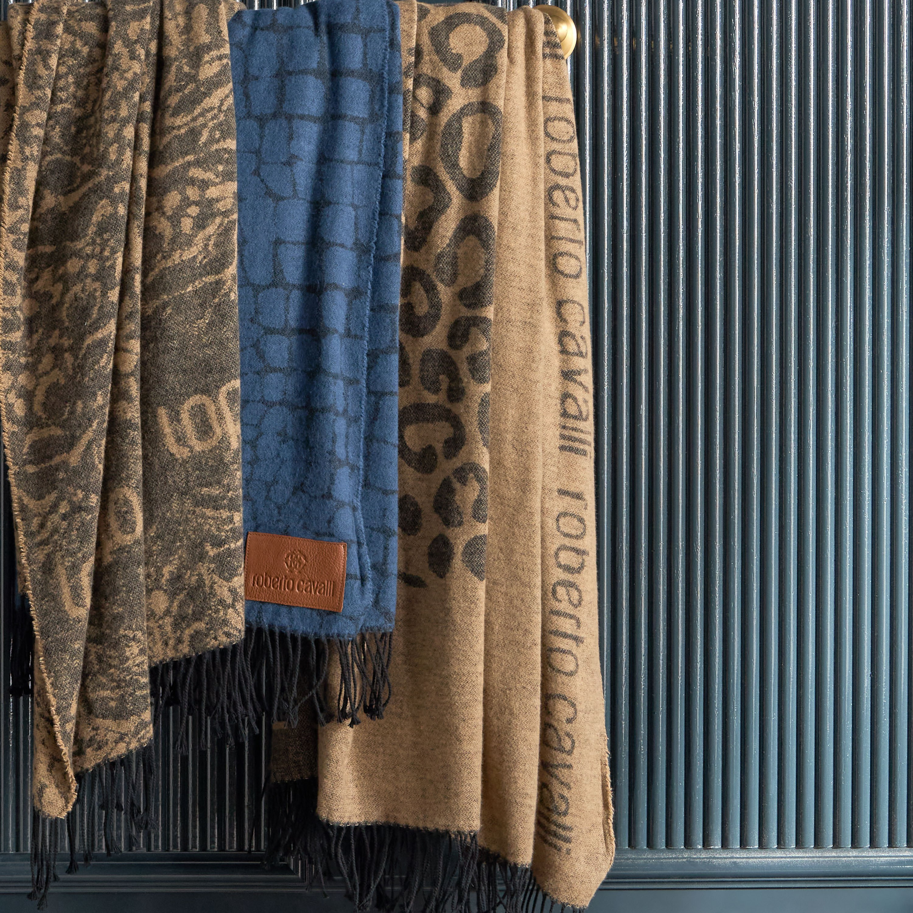 بطانية قطن خفيفة - روبيرتو كافالي - 130x170 سم-household-cushionsandthrows-throwsandblankets-throws-image-4