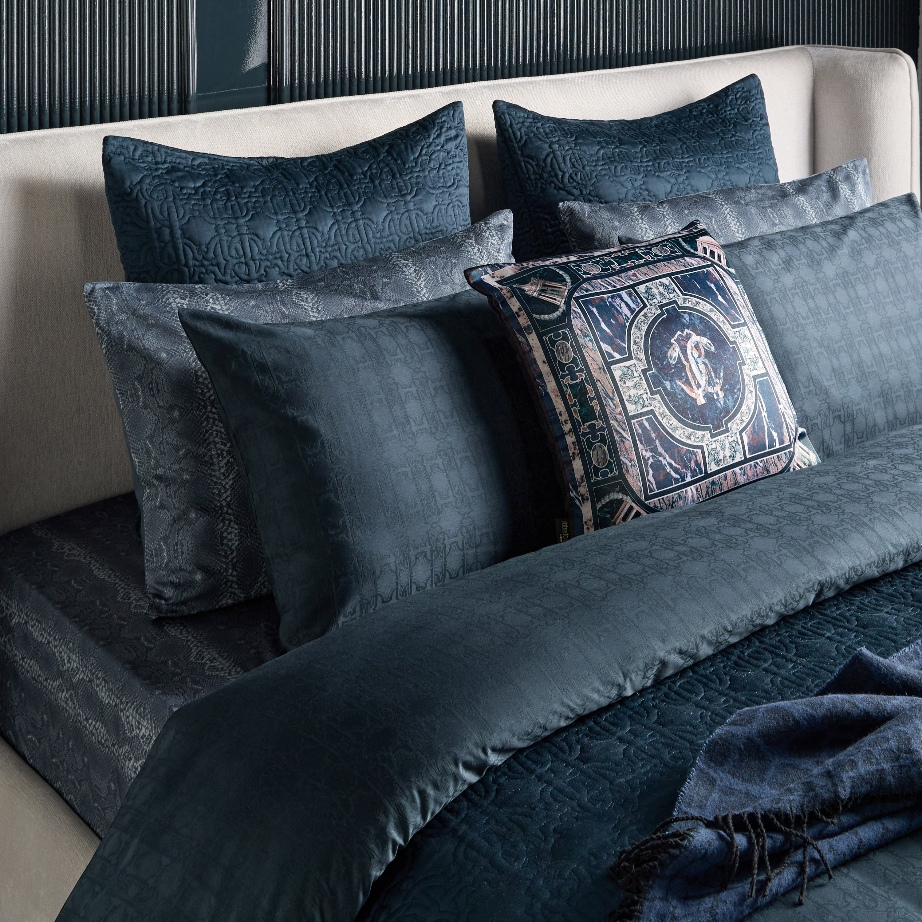 شرشف مطاطي قطن سوبر كينج - هوم من روبرتو كافالي - 200x205 سم-household-bedding-sheetsandpillowcases-fittedsheets-image-4