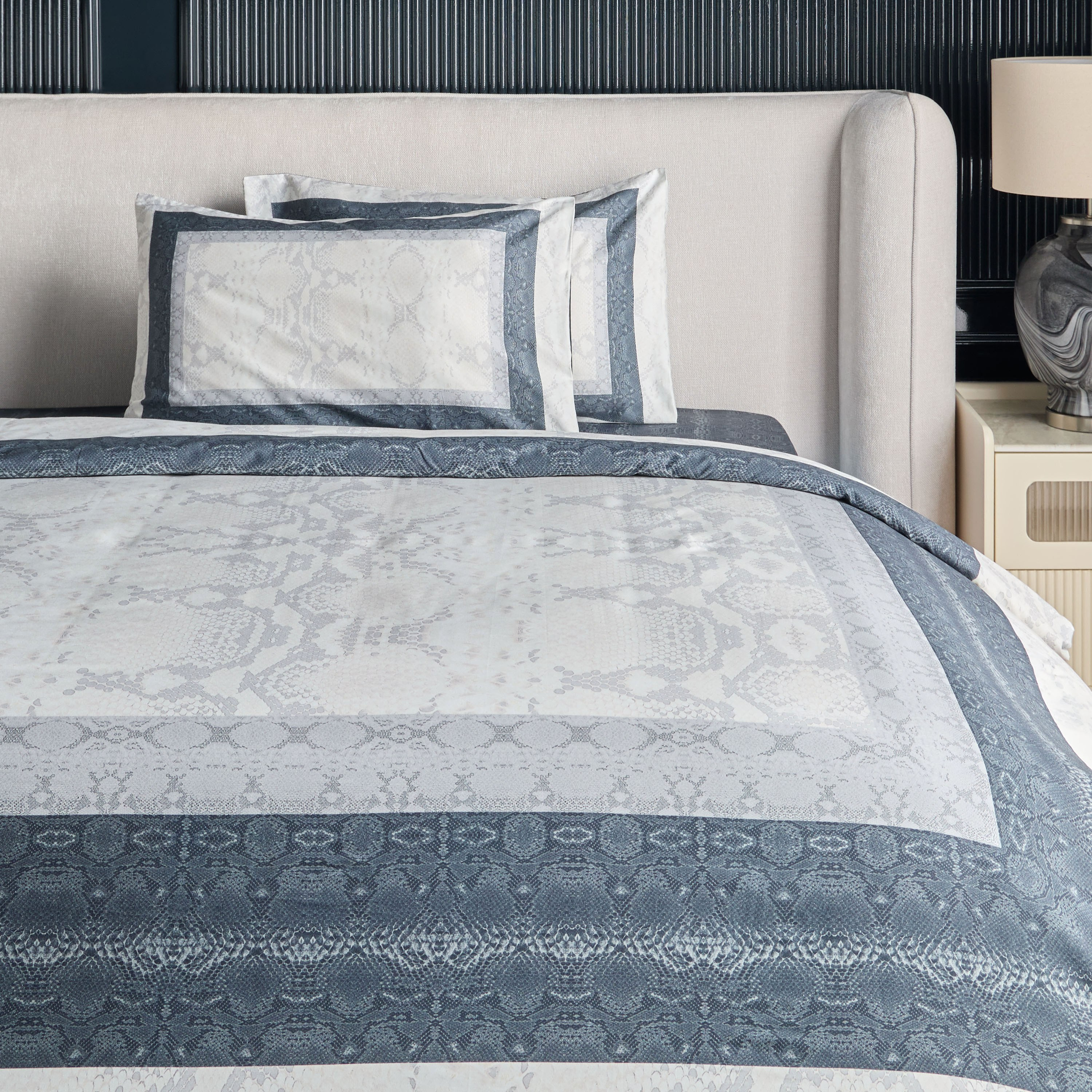 طقم غطاء لحاف كينج قطن 3 قطع سفاري - روبيرتو كافالي - 220x230 سم-household-bedding-duvetandcovers-duvetcovers-image-2