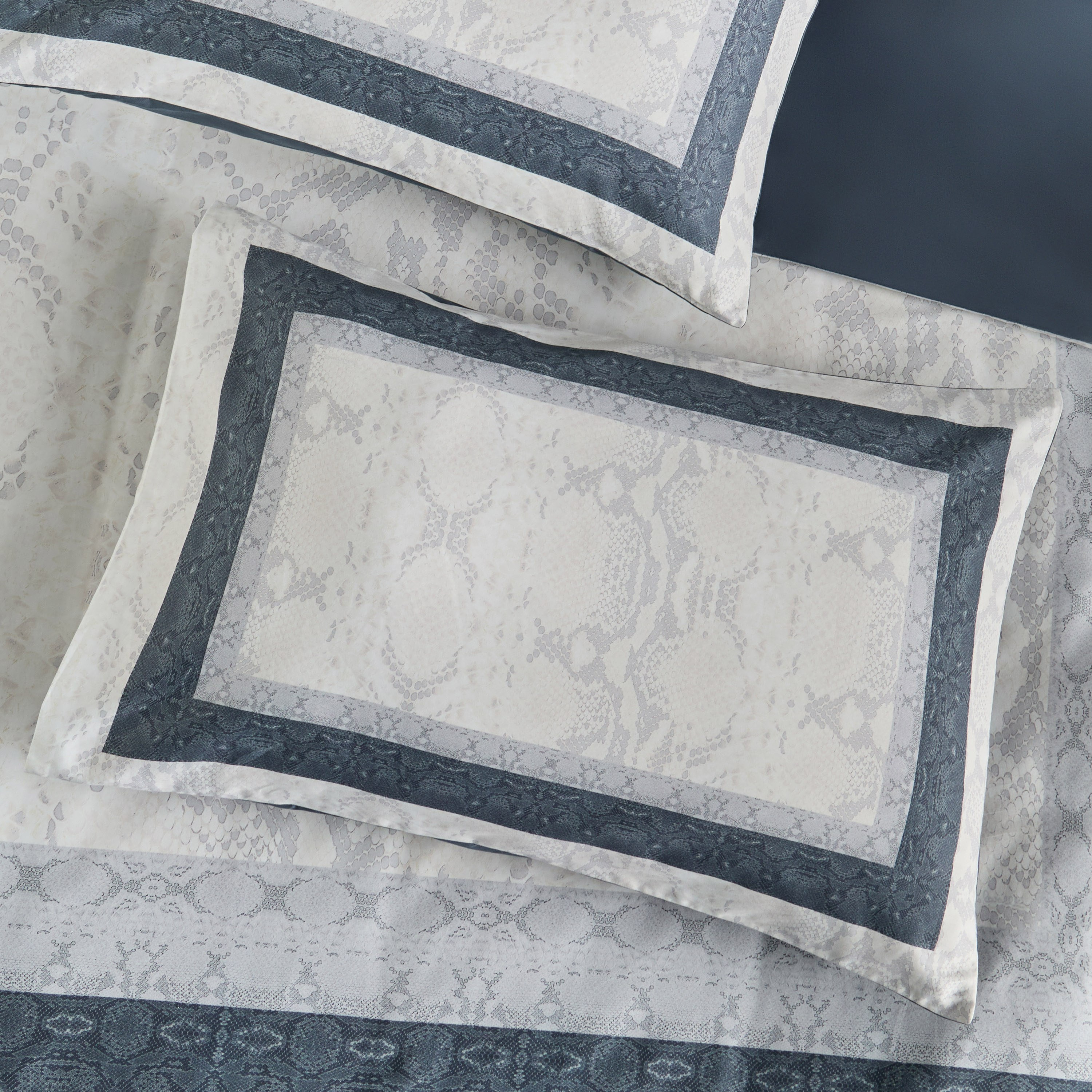 طقم غطاء لحاف كينج قطن 3 قطع سفاري - روبيرتو كافالي - 220x230 سم-household-bedding-duvetandcovers-duvetcovers-image-3