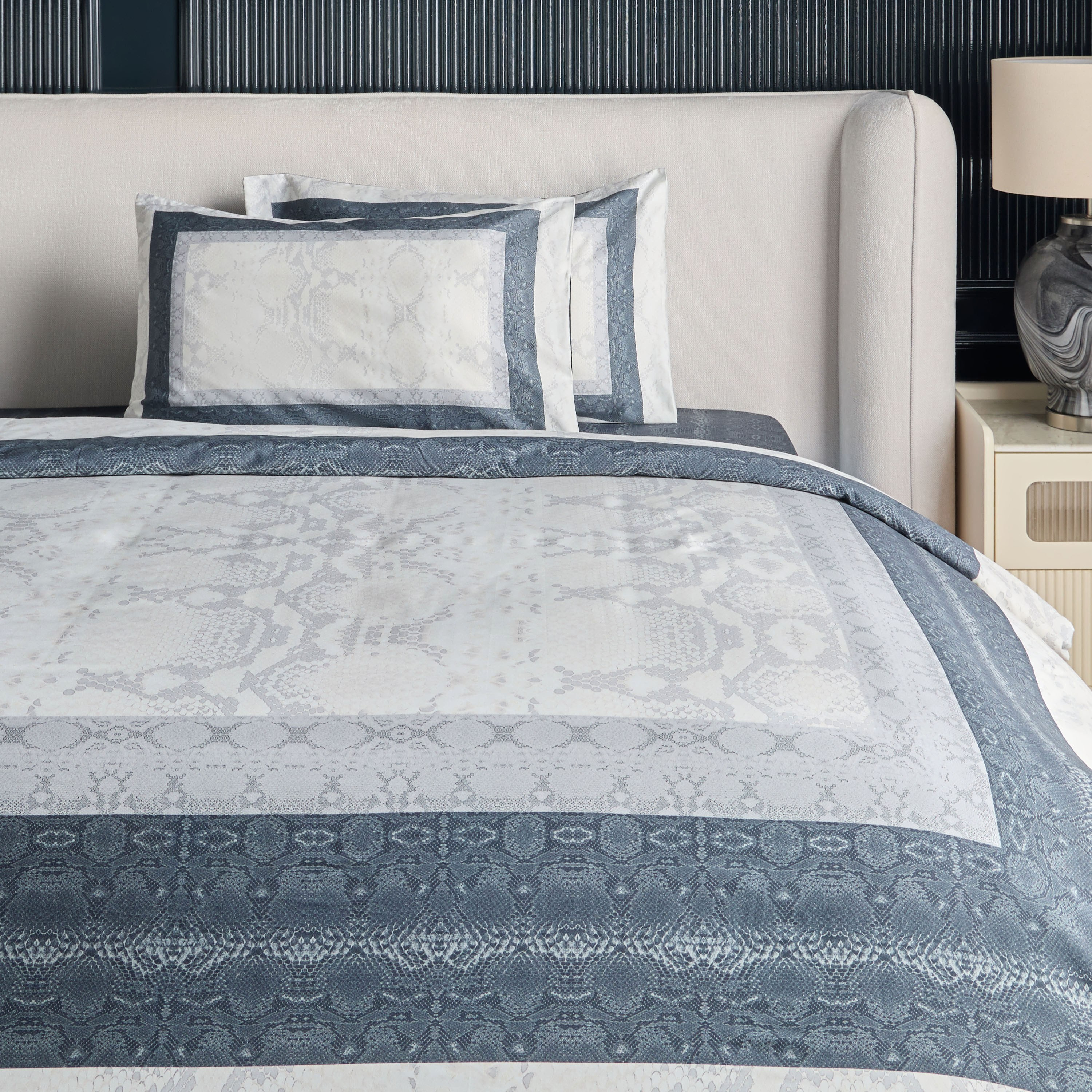 طقم غطاء لحاف قطن سوبر كينج 3 قطع - هوم من روبرتو كافالي - 220x260 سم-household-bedding-duvetandcovers-duvetcovers-image-2