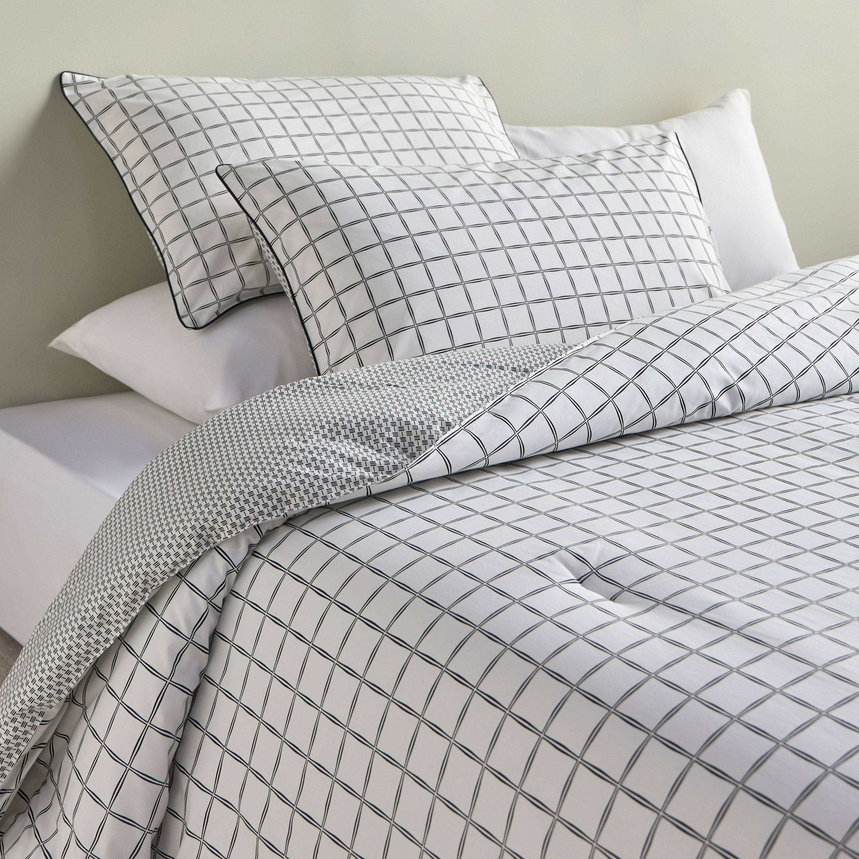 Noire Aidyl Cotton Checked 200 Thread Count 3-Piece Super King Comforter Set - 240x260 cm-household-bedding-comfortersandbedspreads-comforters-image-1