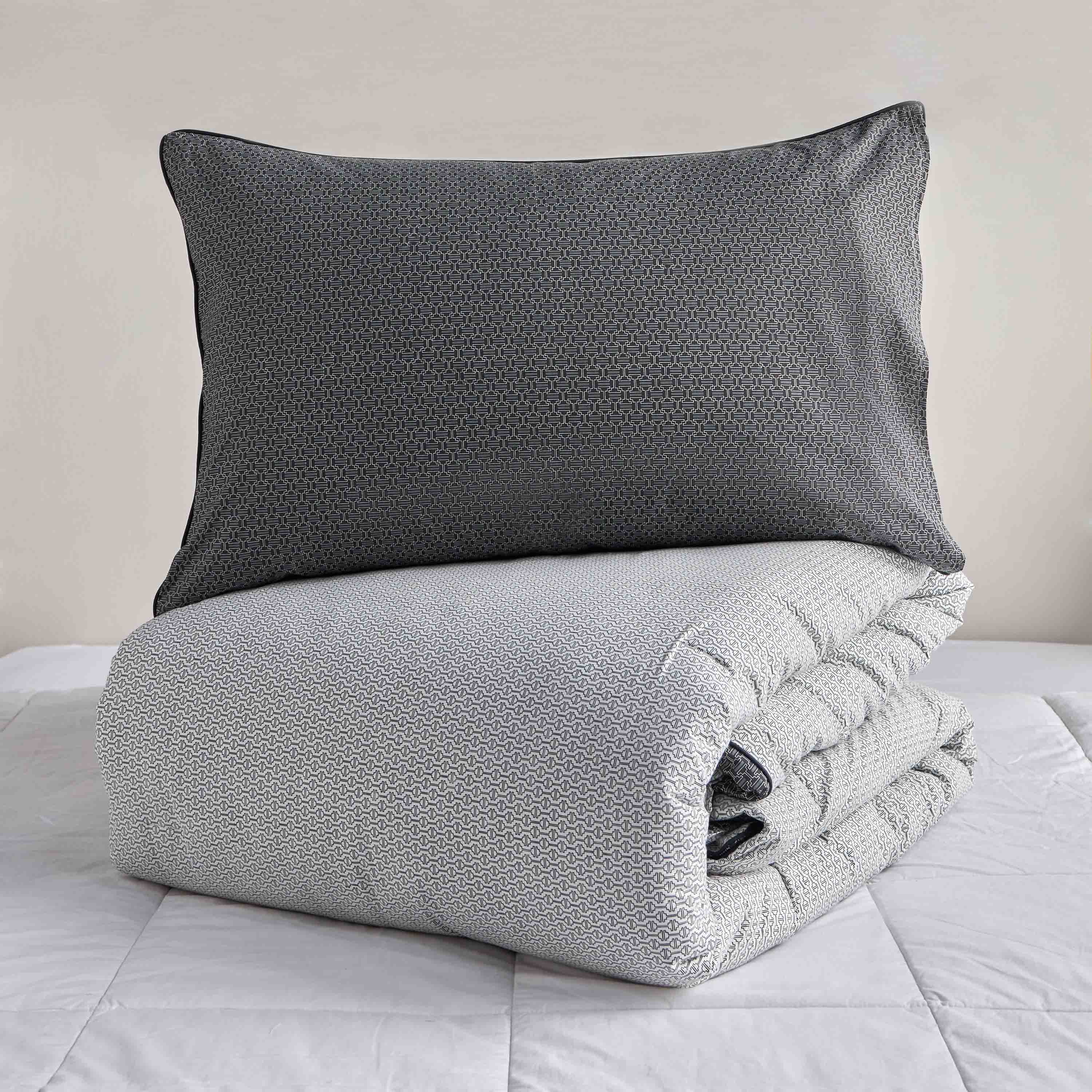 Noire Daislay Abstract Print 200 Thread Count 3-Piece Super King Comfort Set - 240x260 cm-household-bedding-comfortersandbedspreads-comforters-image-6