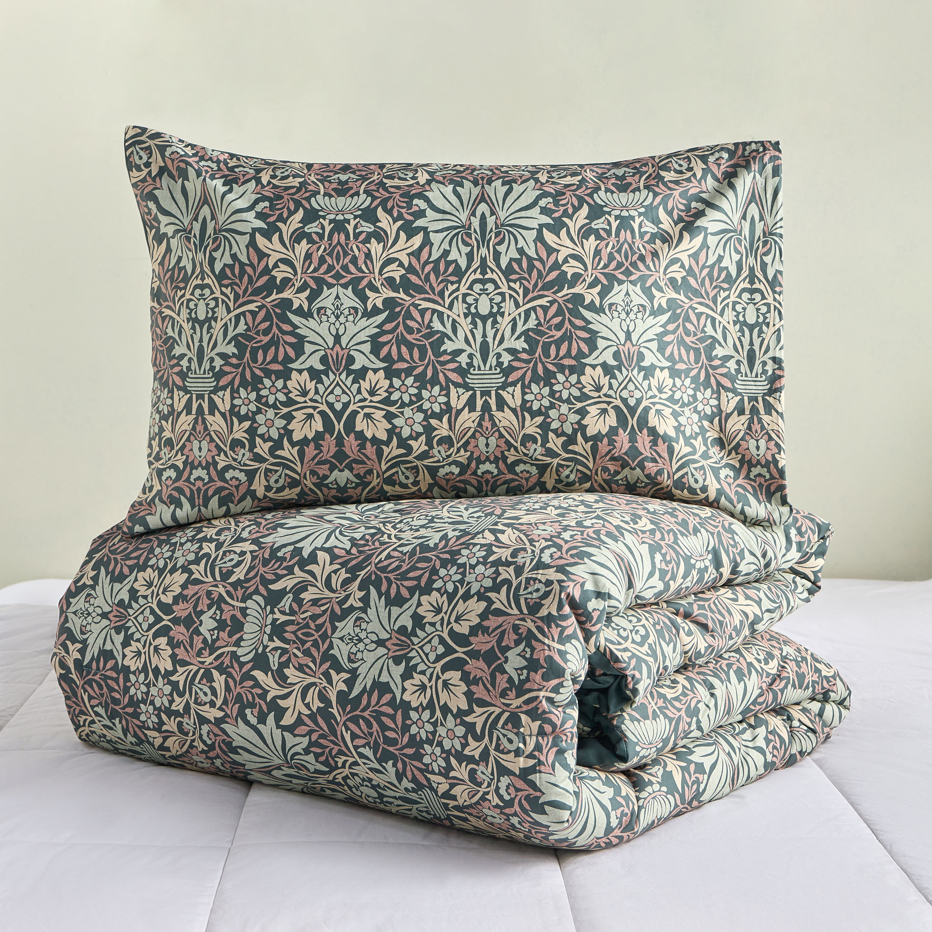 Meadows Mancio Cotton Floral Print 3-Piece Super King Comforter Set - 240x260 cm-household-bedding-comfortersandbedspreads-comforters-image-6