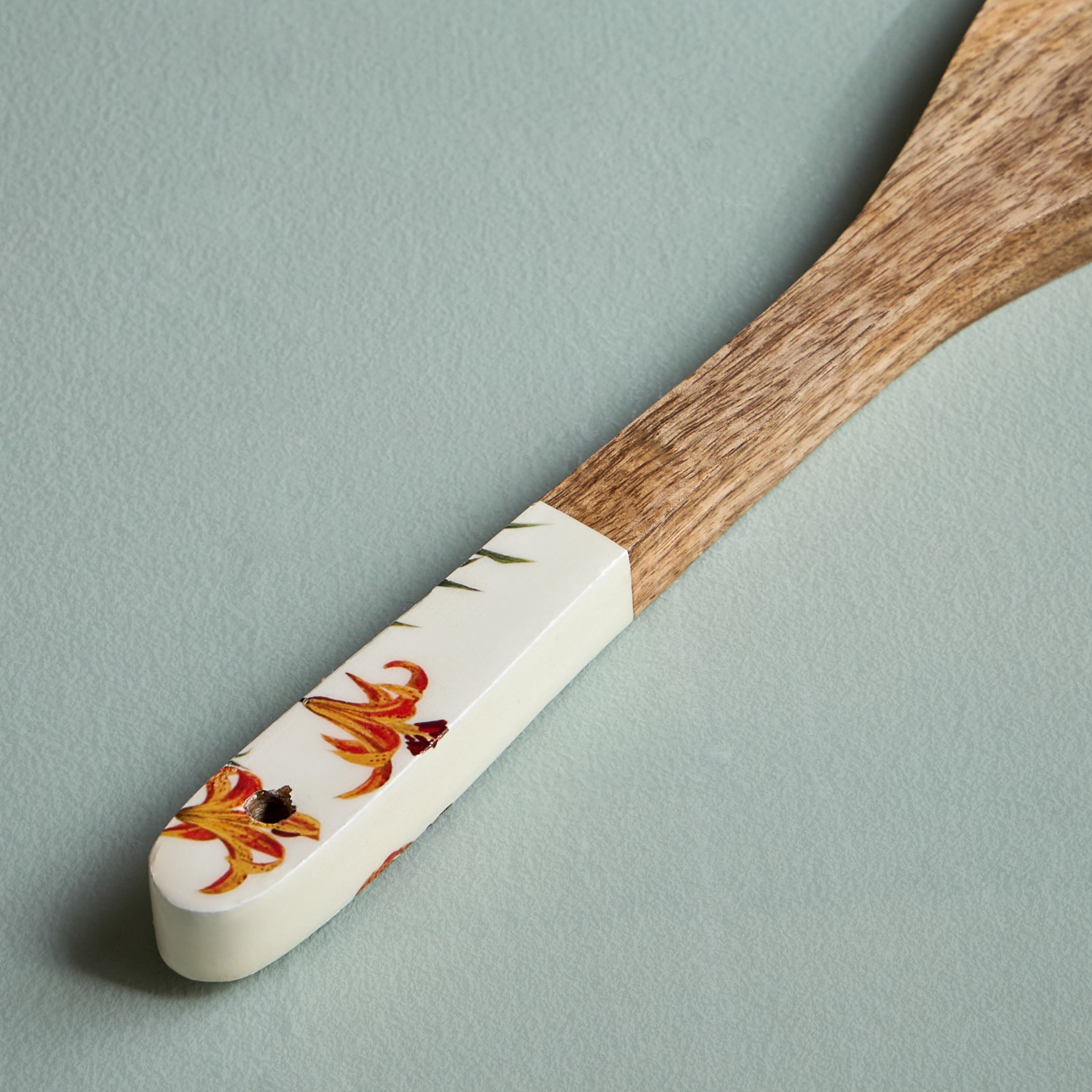ملعقة تقليب بنقوش لي لي - بوتانيكال-household-kitchen-kitchentoolsandutensils-cookingutensils-image-2