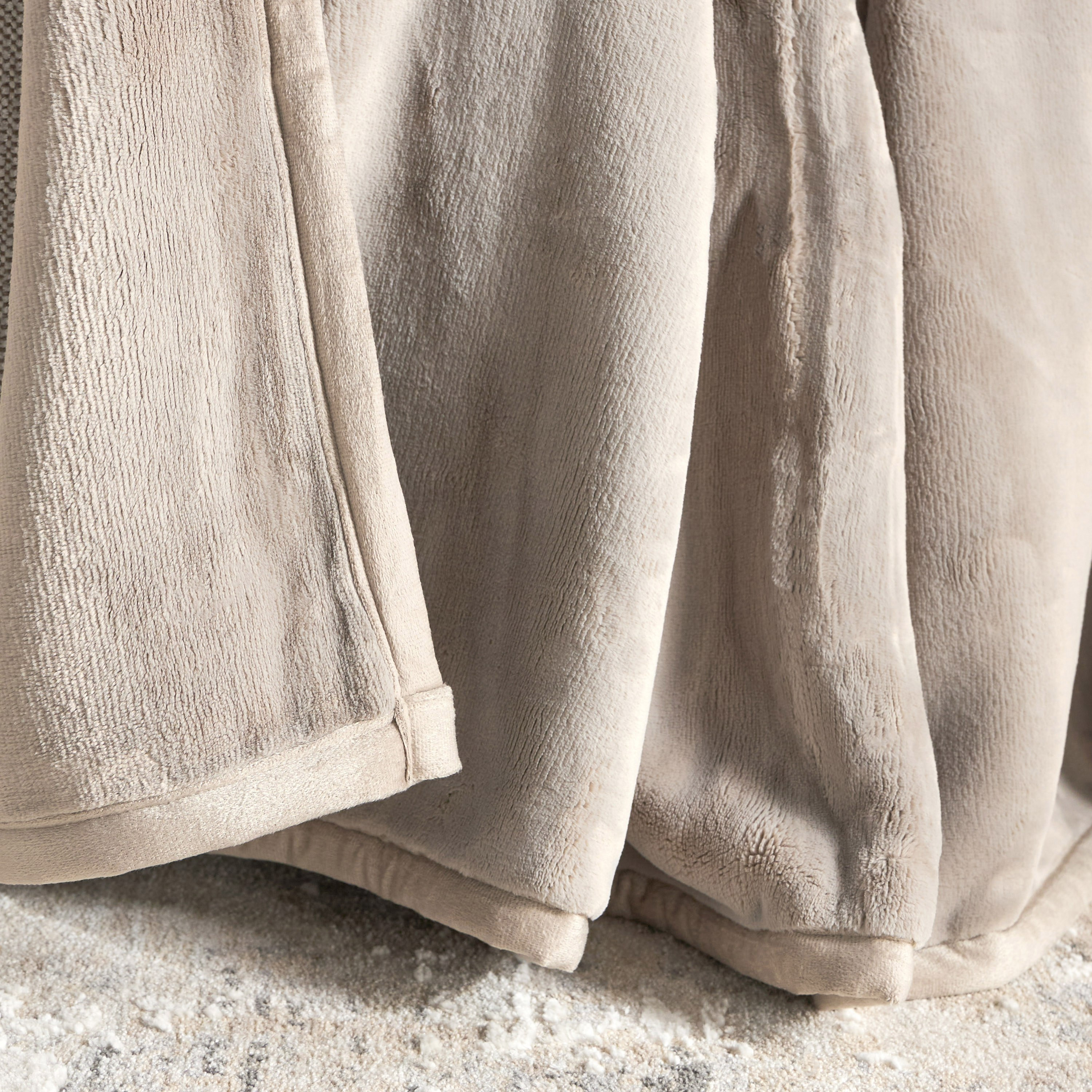Coco Flannel Blanket - 150x200 cm-household-bedding-blankets-image-2