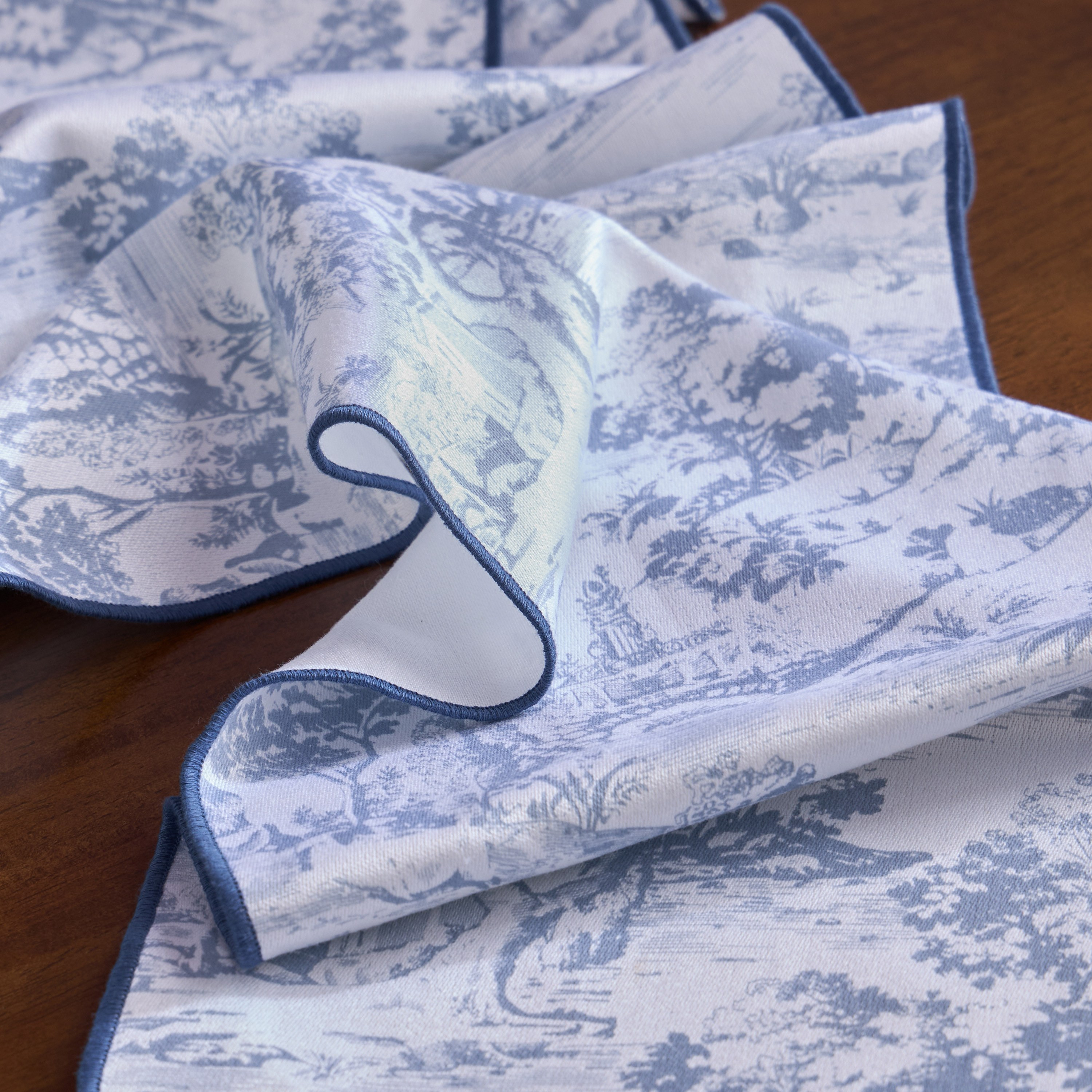 مفرش طاولة - بوتانيك - 33x180 سم-household-dining-tablelinen-runnersandtablecovers-image-2