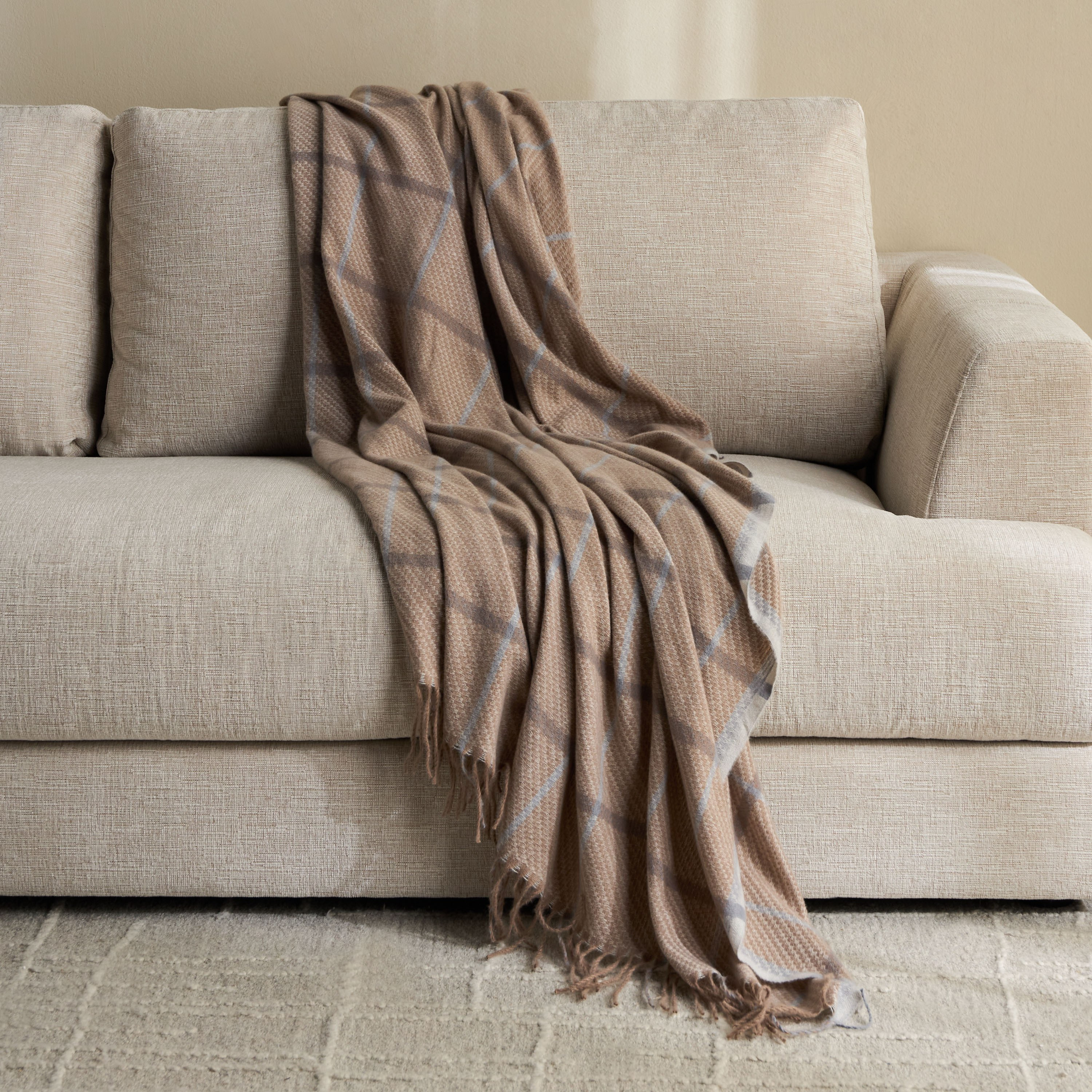 بطانية خفيفة - لوكا - 130x170 سم-household-cushionsandthrows-throwsandblankets-throws-image-1