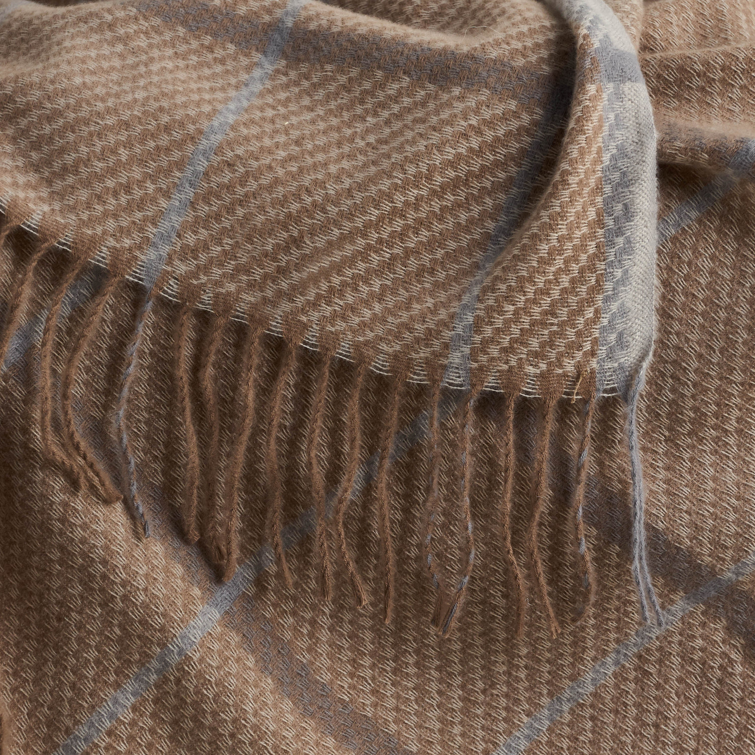 بطانية خفيفة - لوكا - 130x170 سم-household-cushionsandthrows-throwsandblankets-throws-image-3
