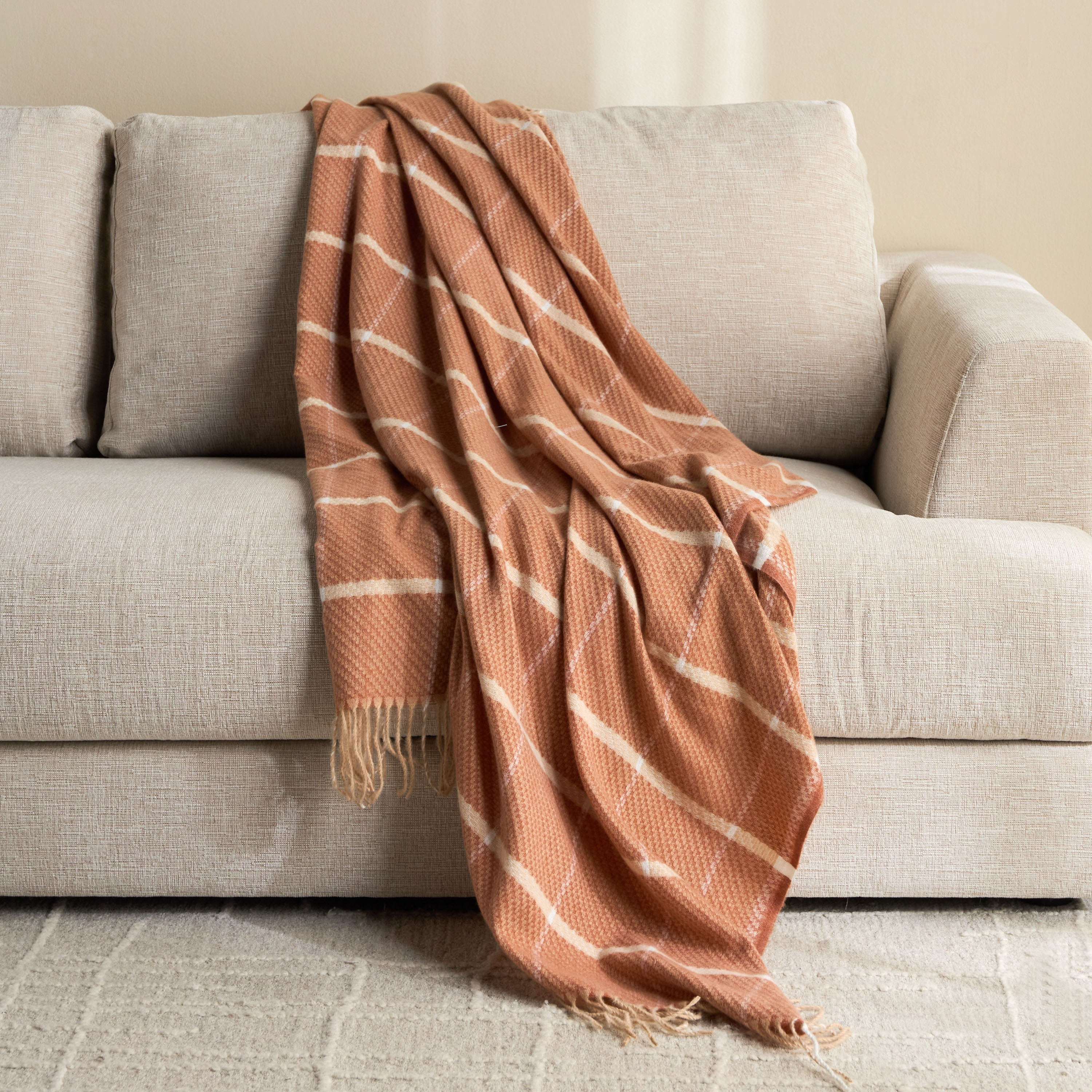 بطانية خفيفة - لوكا - 130x170 سم-household-cushionsandthrows-throwsandblankets-throws-image-1