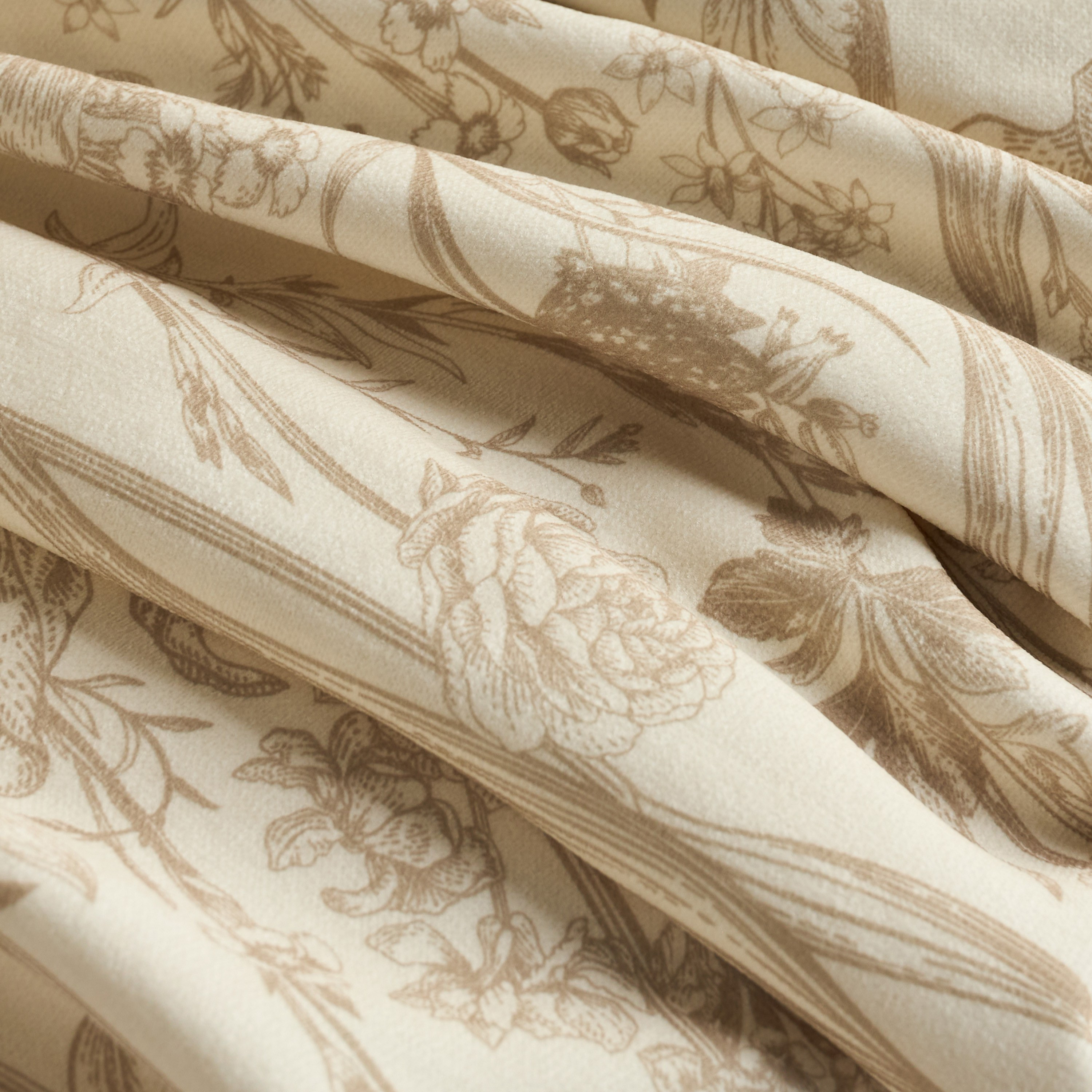 بطانية خفيفة - ريجنت - 130x170 سم-household-cushionsandthrows-throwsandblankets-throws-image-2