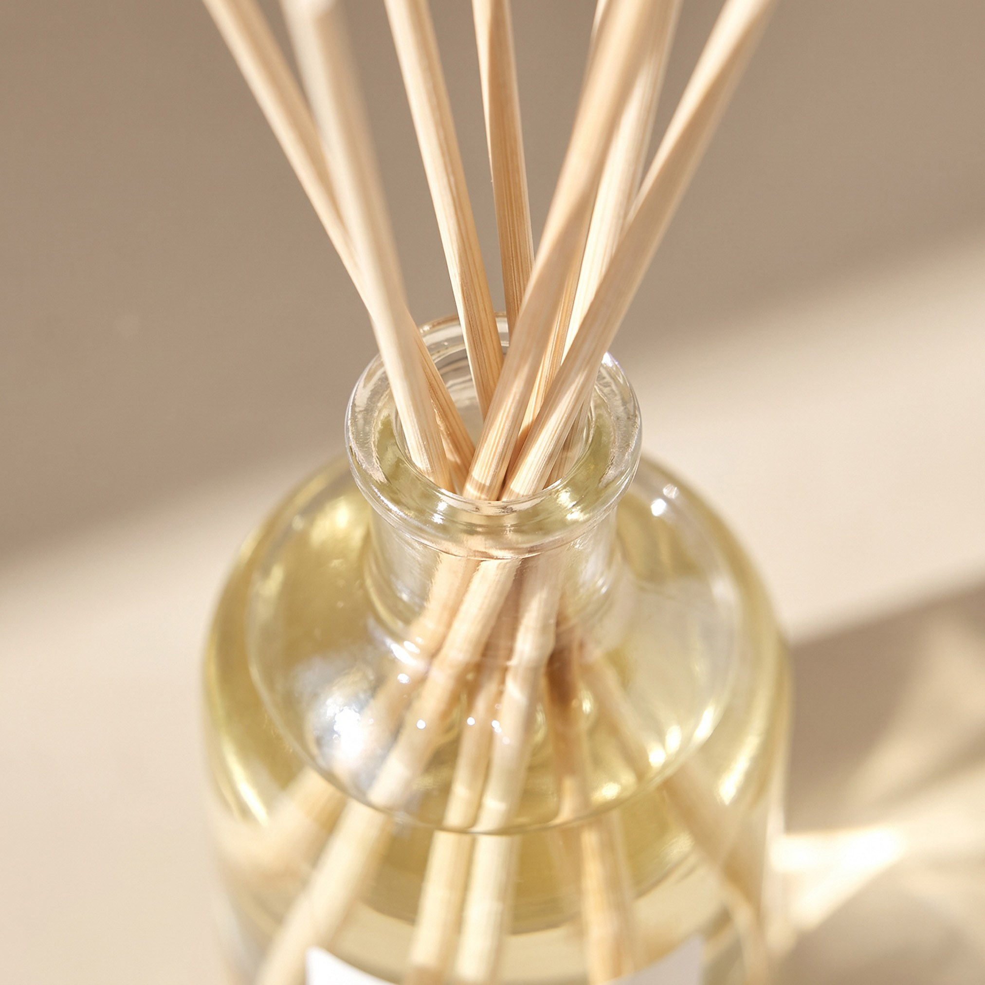 موزع عطور أعواد القصب برائحة القطن الناعم - أولفاكتوري - 250 مل-household-homefragrance-reeddiffusers-image-3
