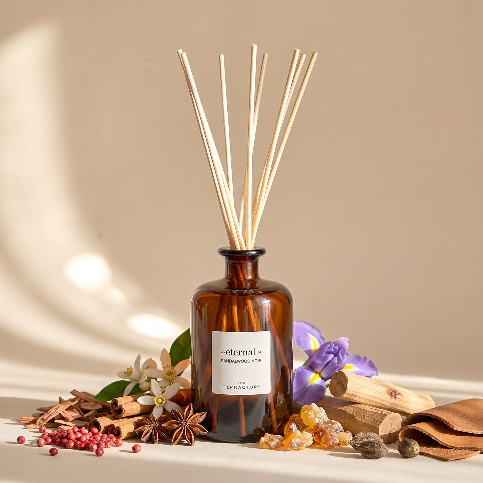 موزع عطور أعواد القصب خشب الصندل الأسود - أولفاكتوري - 500 مل-household-homefragrance-reeddiffusers-image-1