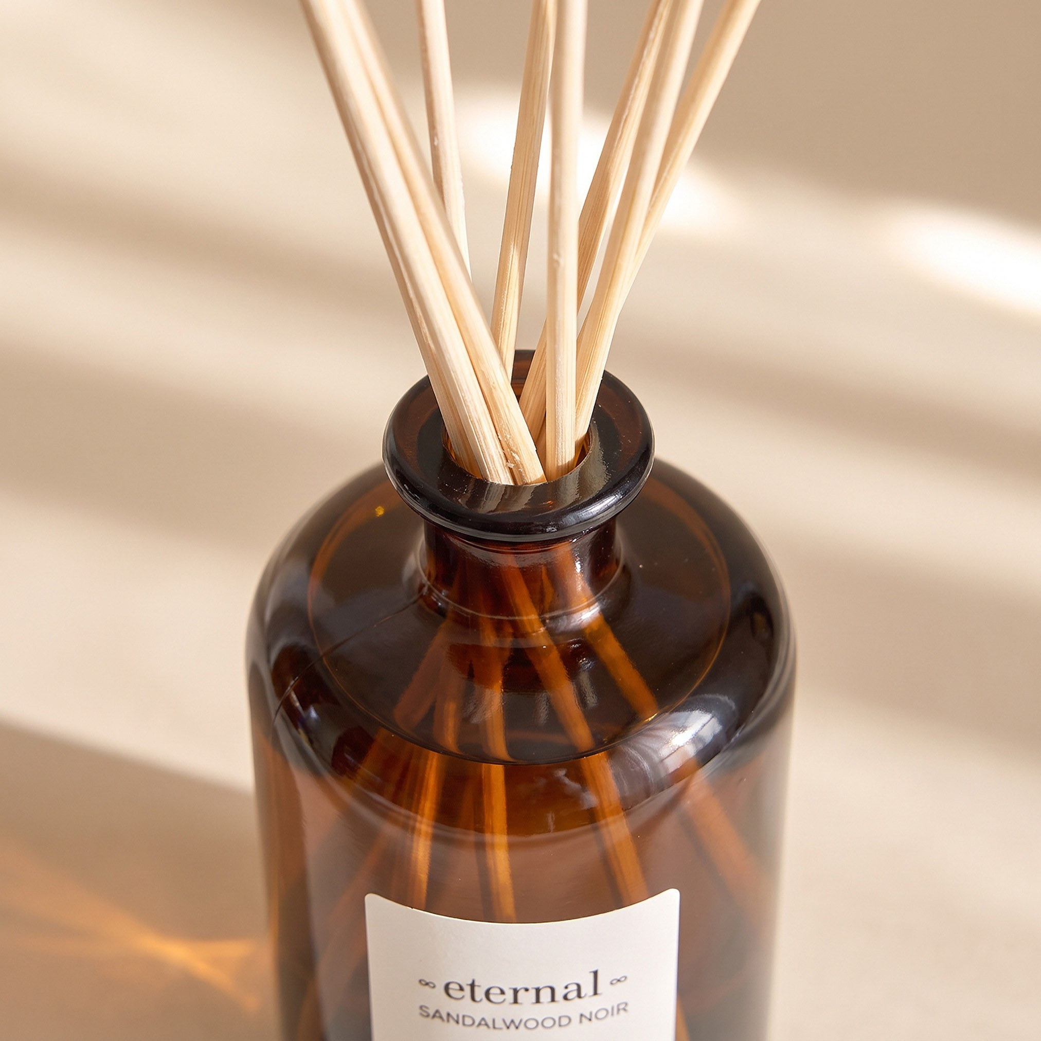 موزع عطور أعواد القصب خشب الصندل الأسود - أولفاكتوري - 500 مل-household-homefragrance-reeddiffusers-image-3